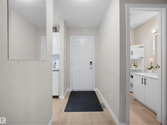 575 DUNLUCE RD, Edmonton 5