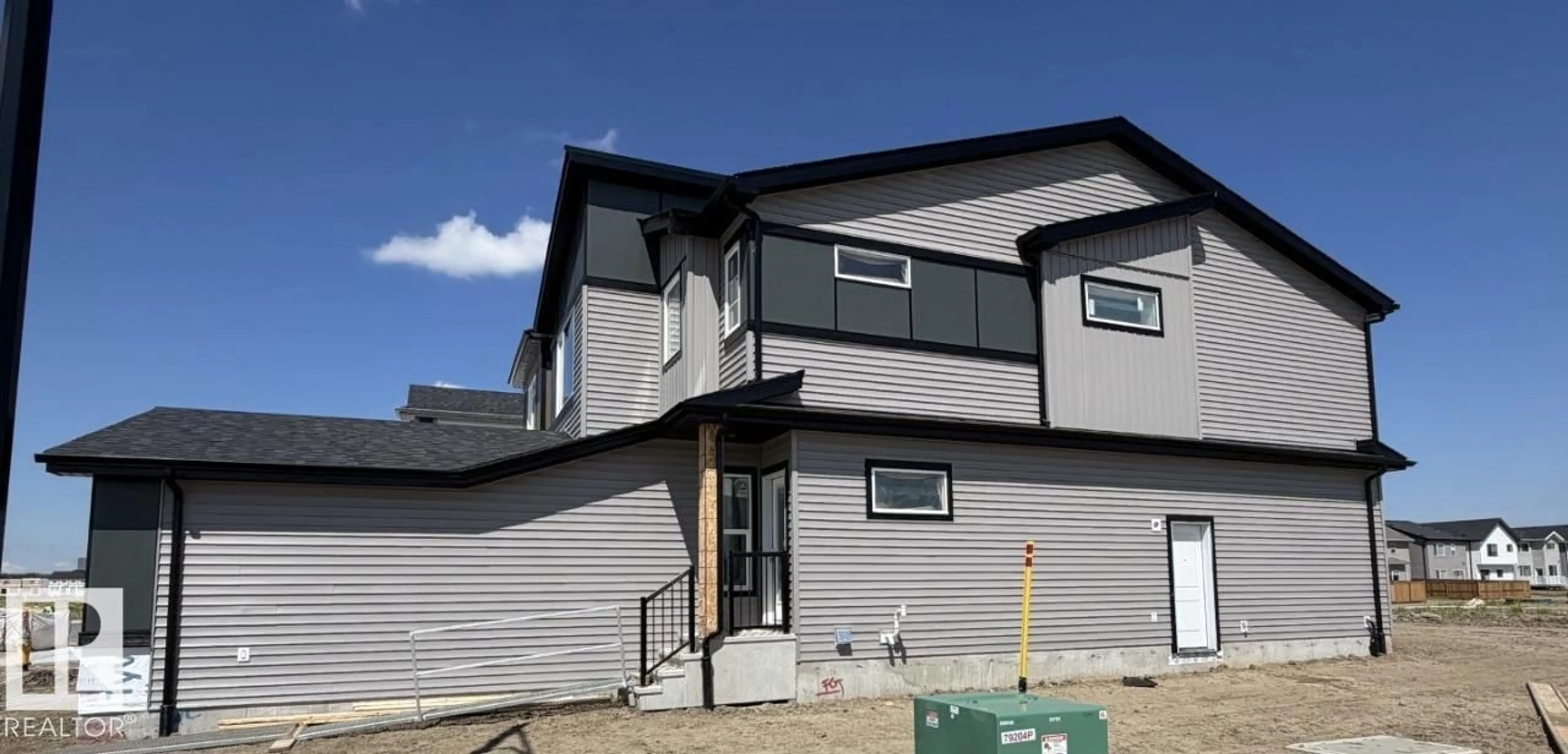 Home with vinyl exterior material, building for 2482 EGRET LO, Edmonton Alberta T6M3R4