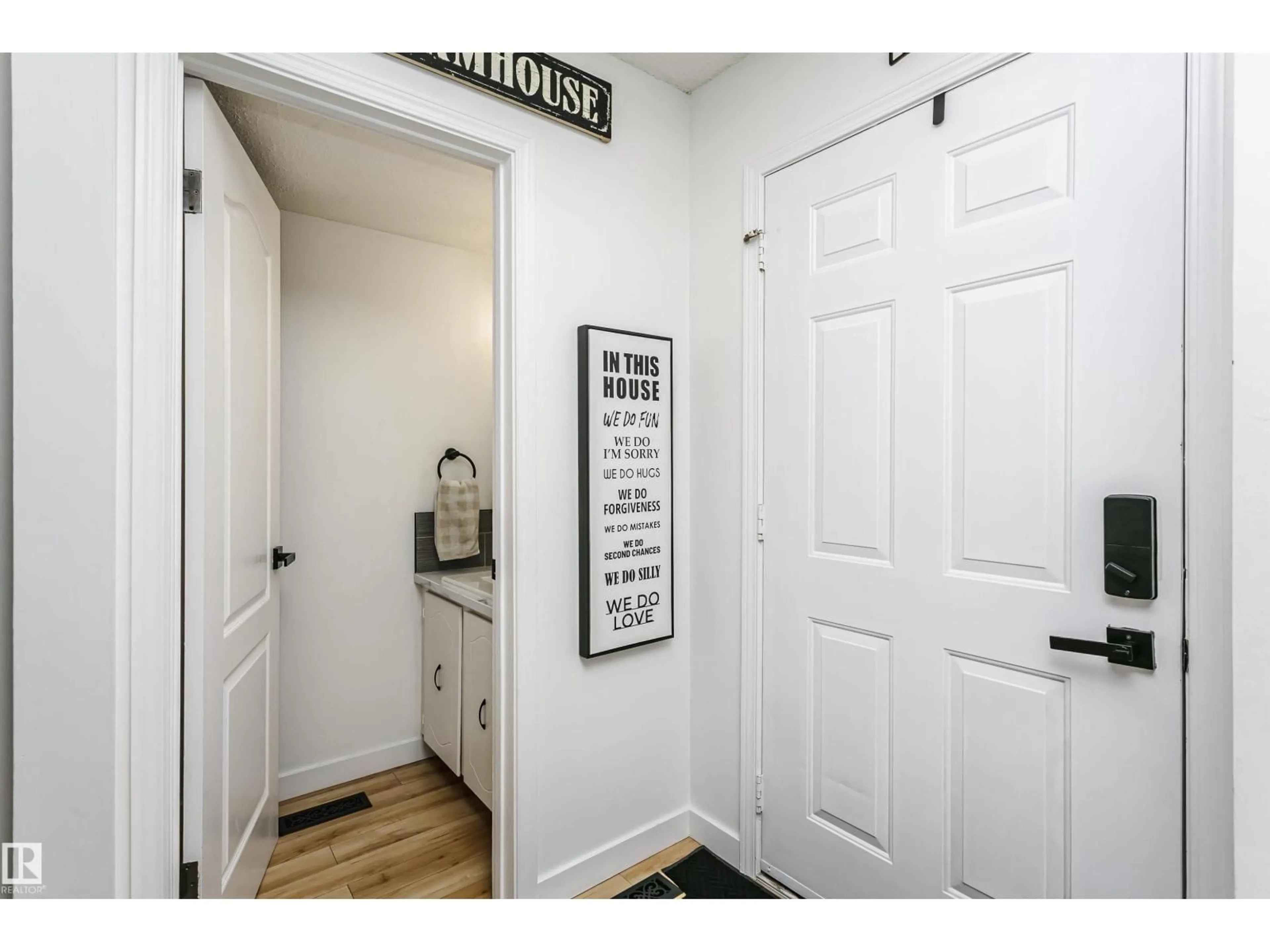 Indoor entryway for 106 FOREST GV, St. Albert Alberta T8N3K6