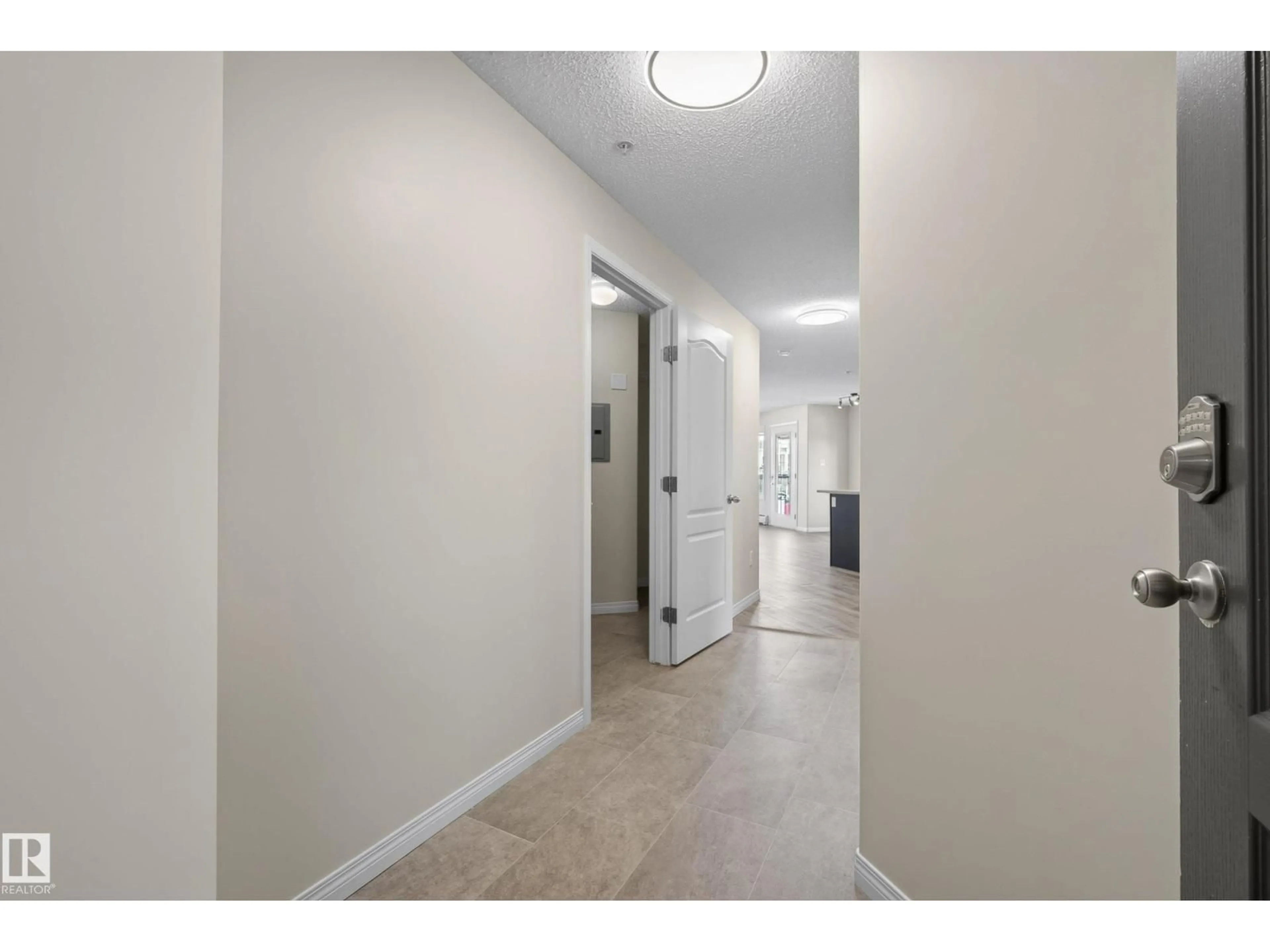 Indoor entryway for 6223 7331 SOUTH TERWILLEGAR DR, Edmonton Alberta T6R0L9