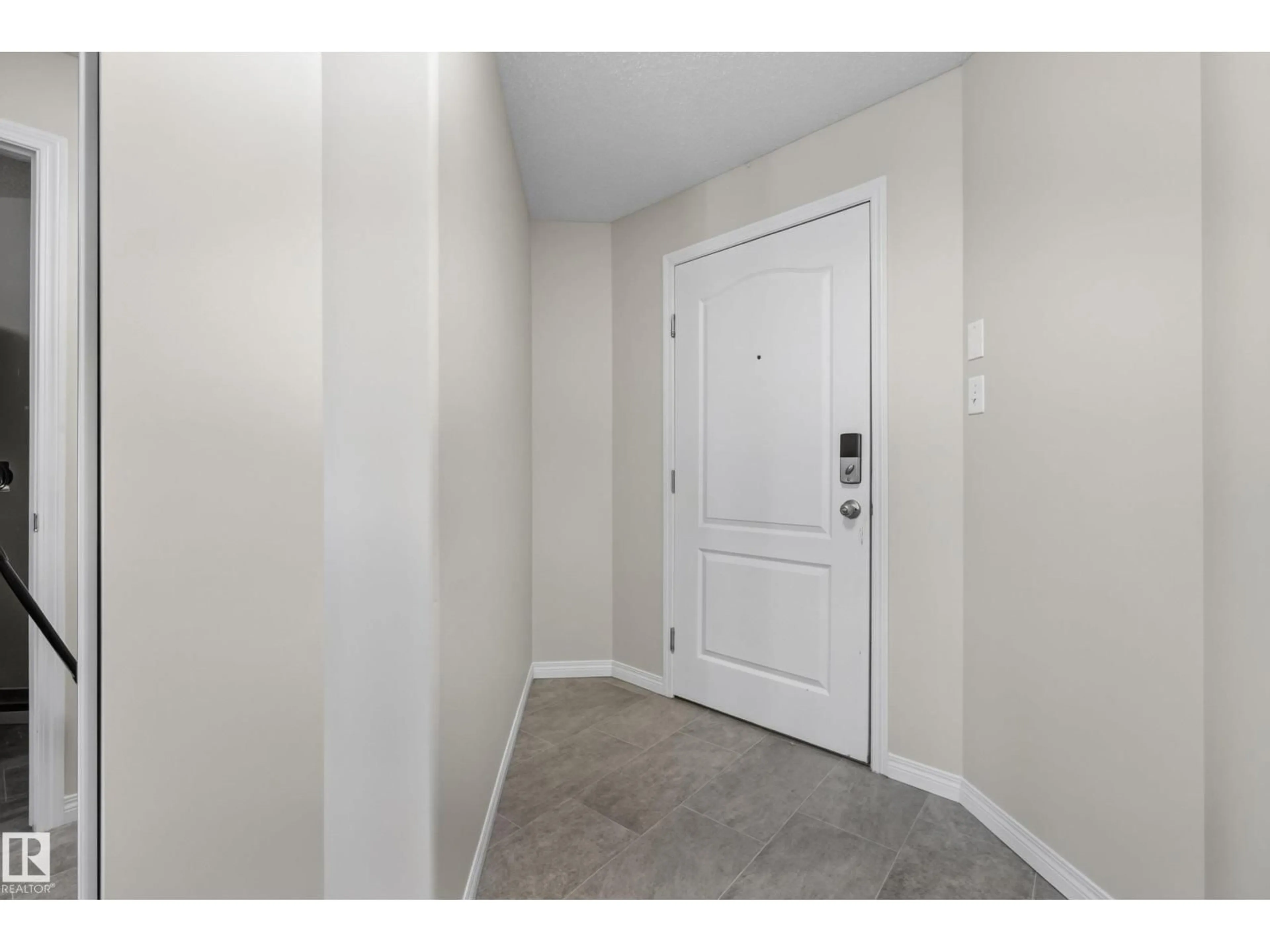 Indoor entryway for 6223 7331 SOUTH TERWILLEGAR DR, Edmonton Alberta T6R0L9