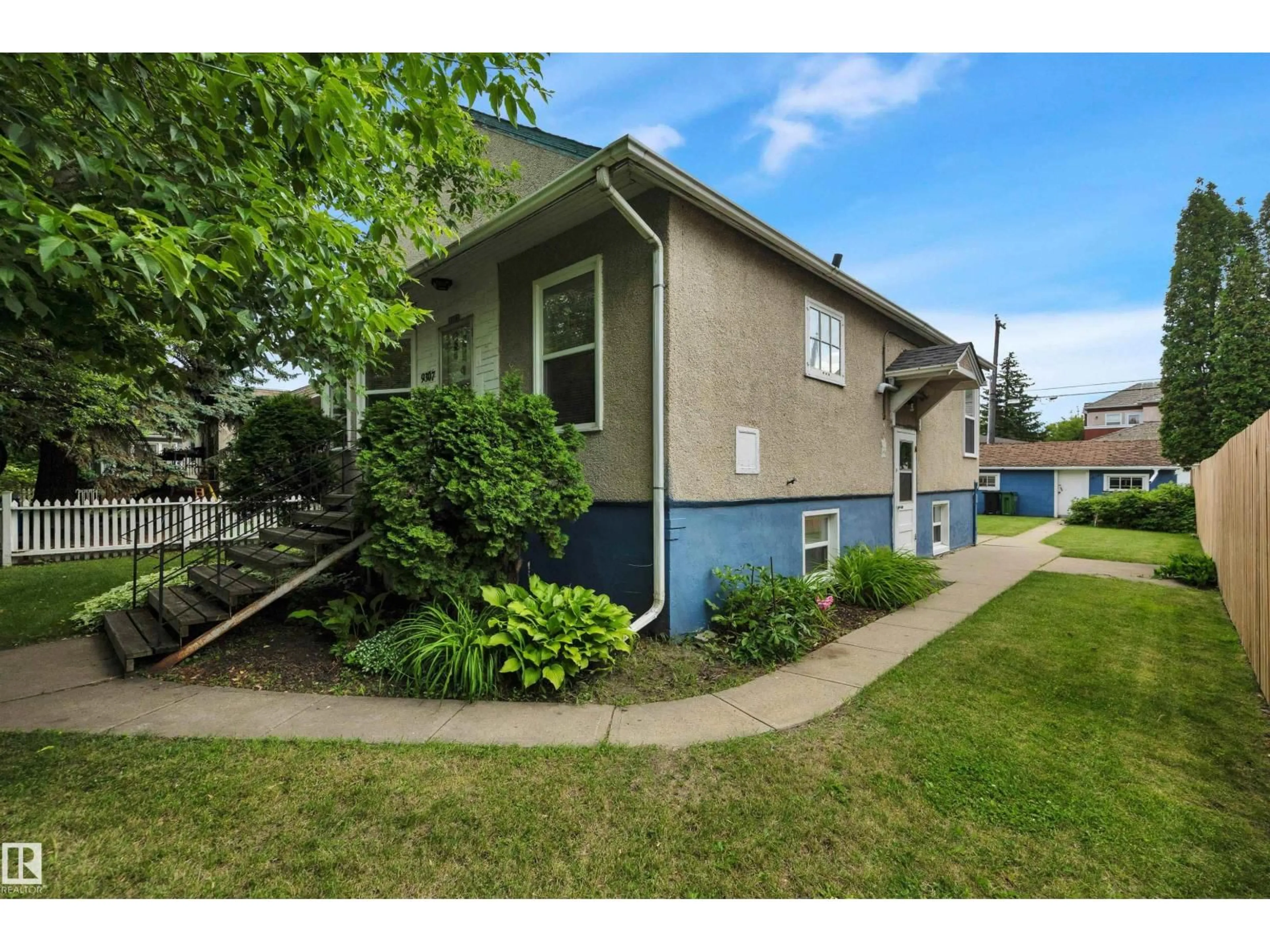 Unknown for 9307 92 ST, Edmonton Alberta T6C3R7