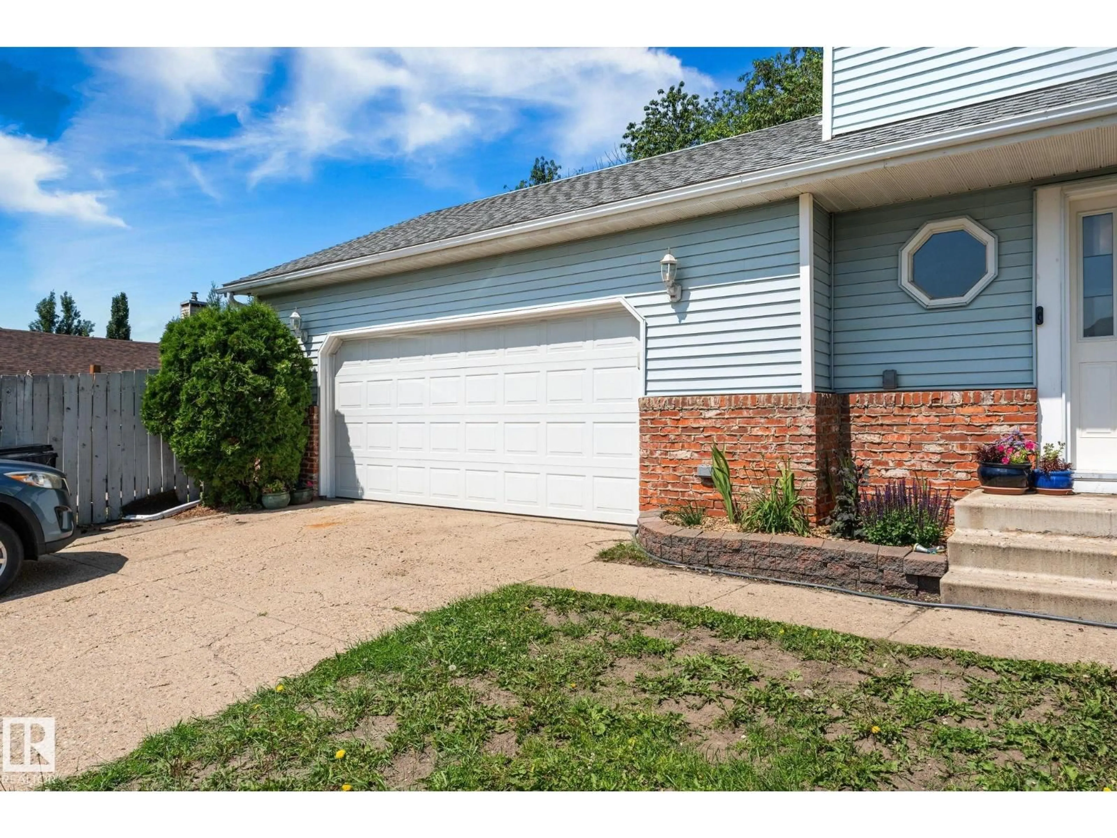 Unknown for 354 VILLAGE DR, Sherwood Park Alberta T8A4N3