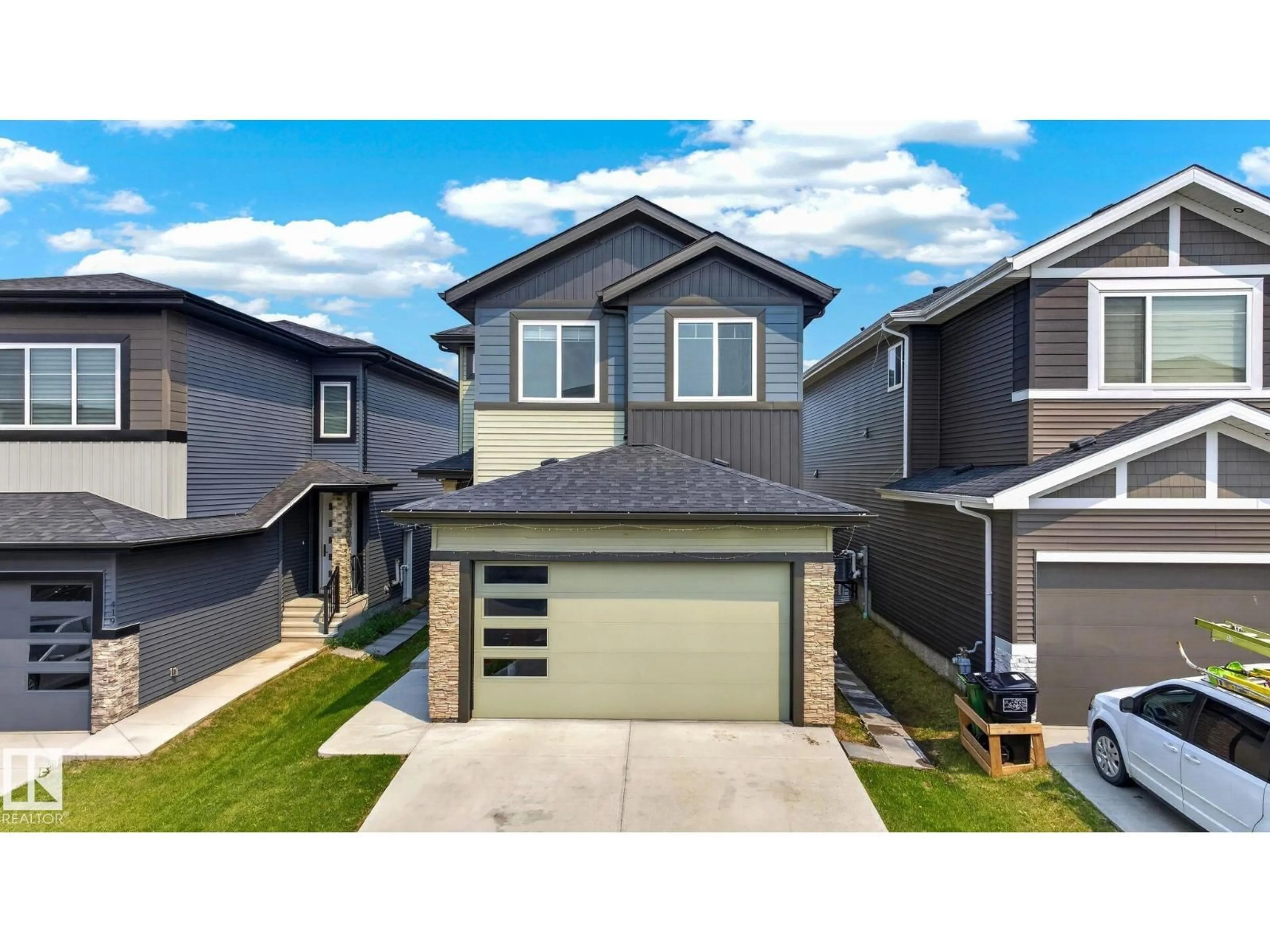 Home with vinyl exterior material, street for 423 42 ST, Edmonton Alberta T6X2L4