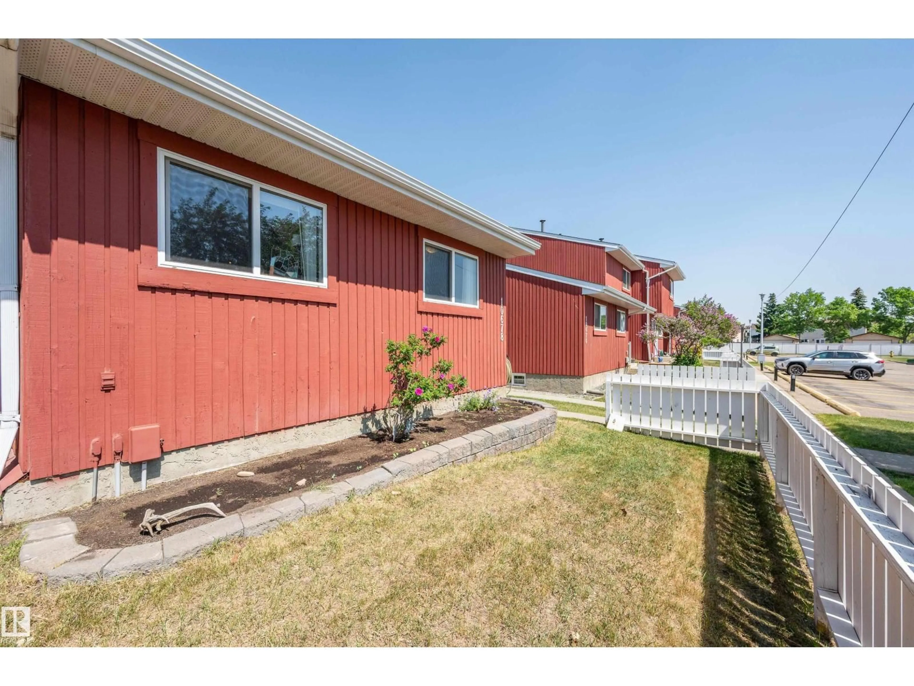 Unknown for 10678 BEAUMARIS RD, Edmonton Alberta T5X3N4