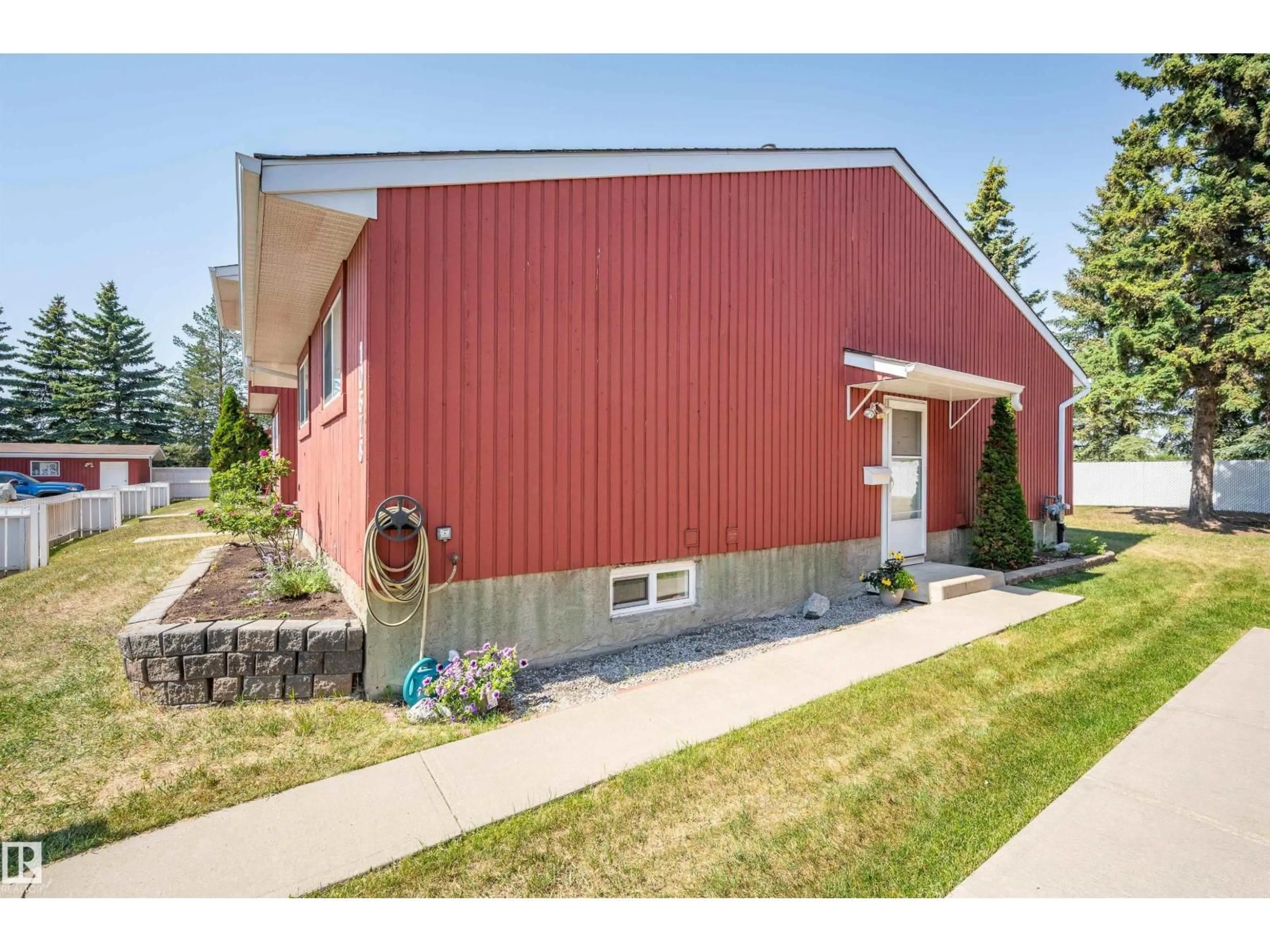 Unknown for 10678 BEAUMARIS RD, Edmonton Alberta T5X3N4