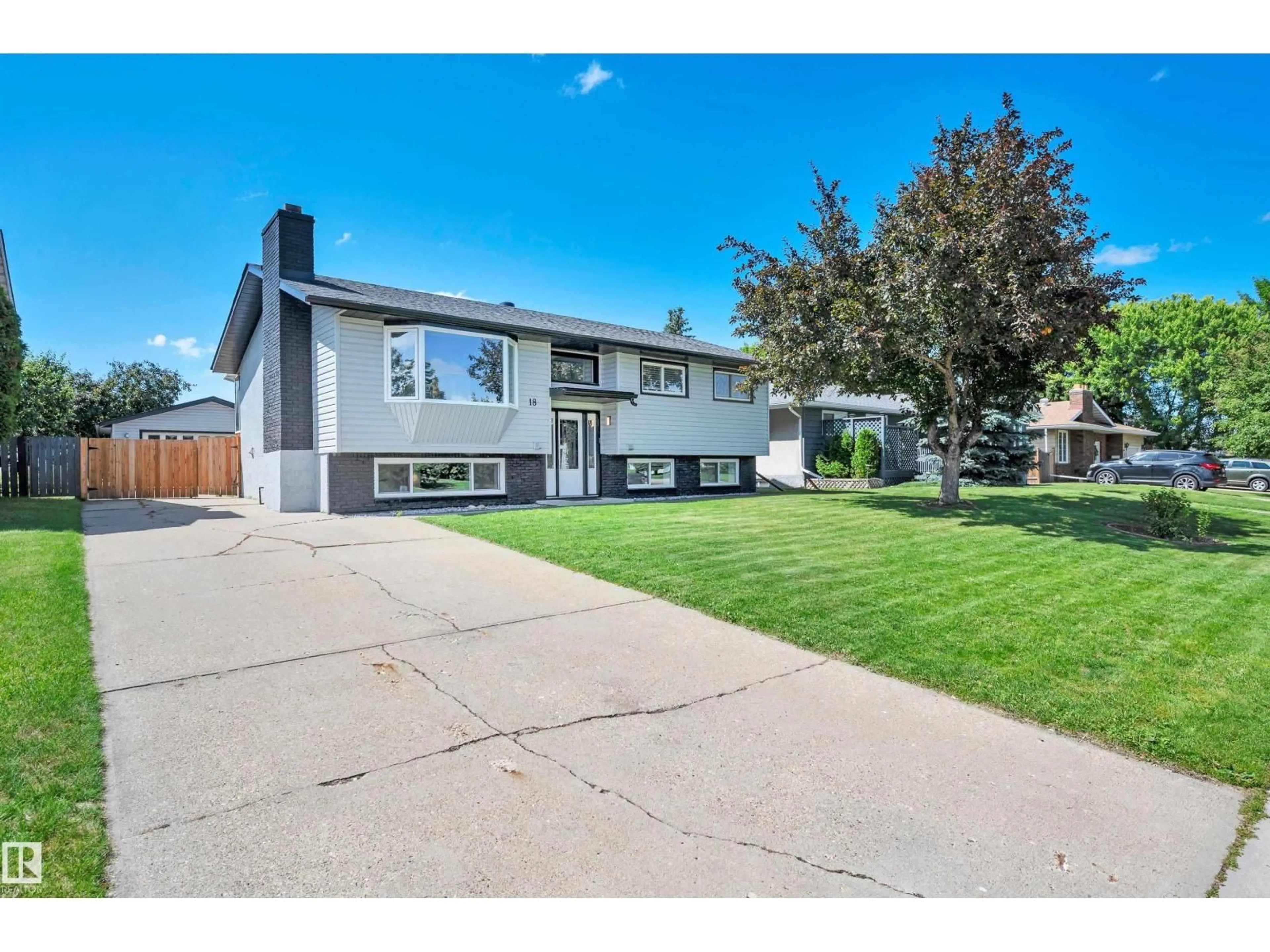 Home with vinyl exterior material, street for 18 MALVERN DR, Sherwood Park Alberta T8A3S2