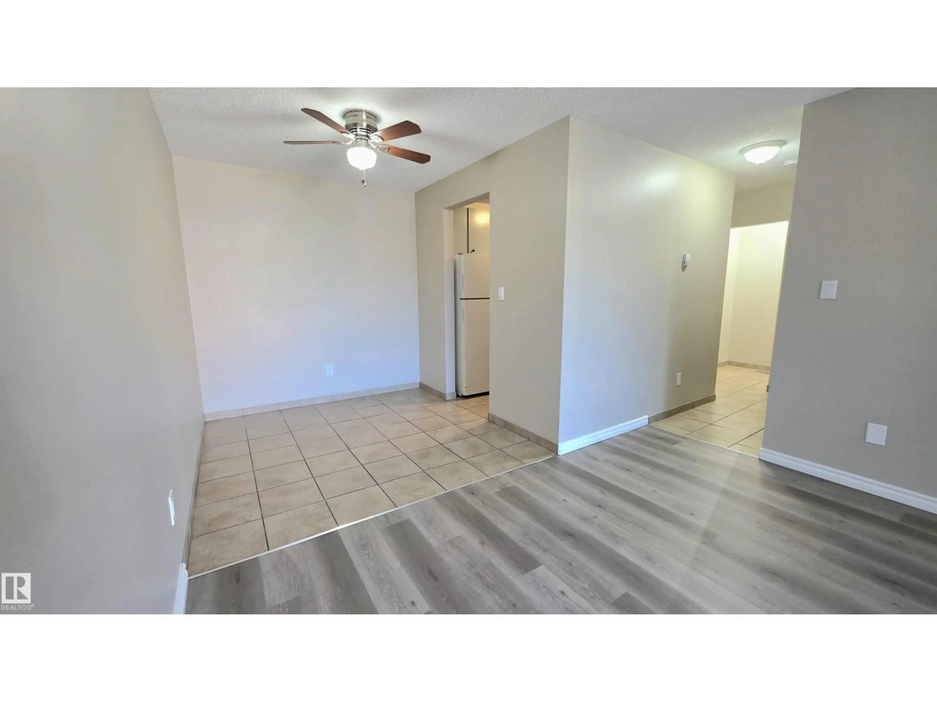 A pic of a room for 4810 MILL WOODS SOUTH RD, Edmonton Alberta T6L5N9