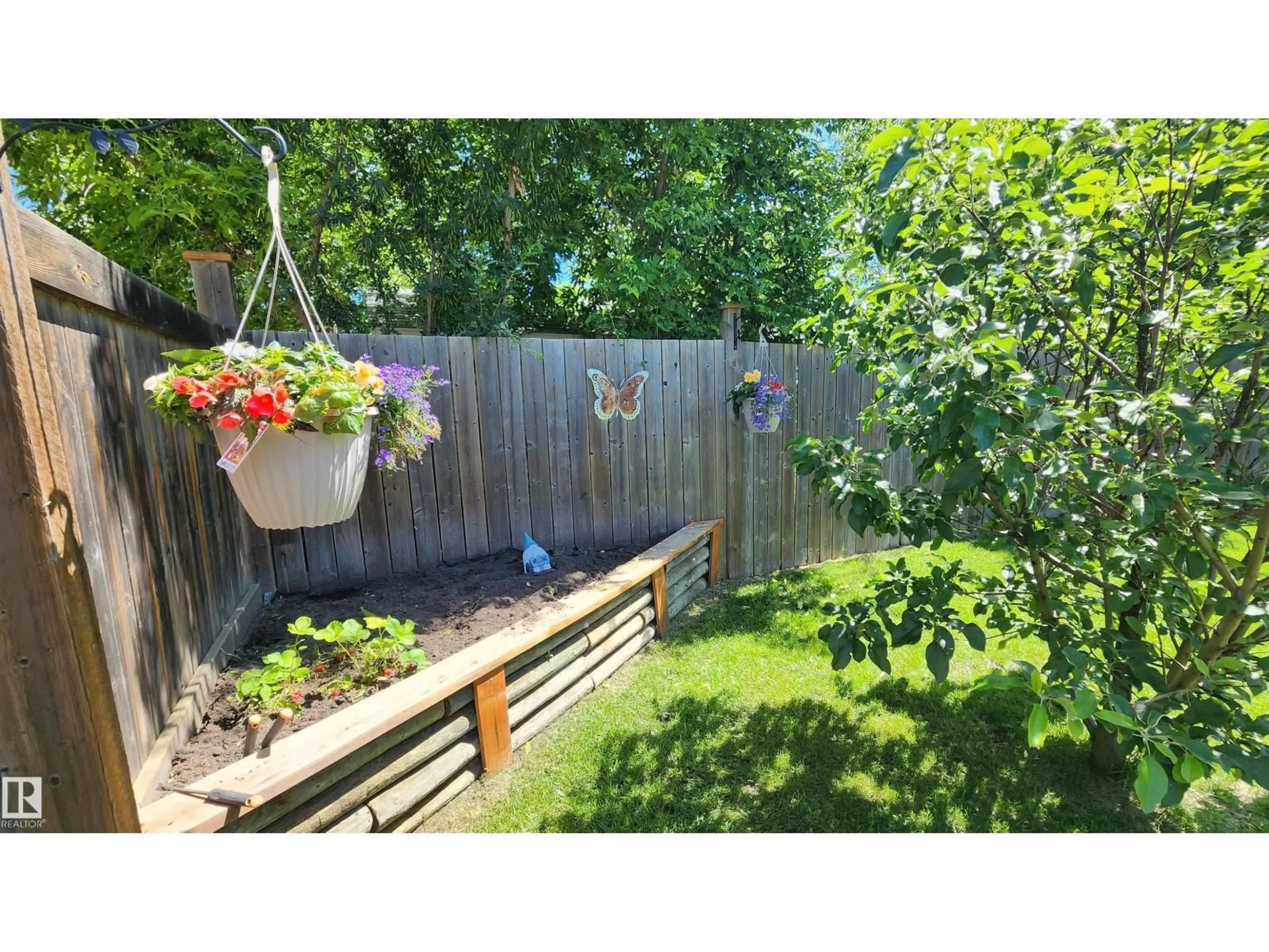 Patio, street for 5110 50 AV, Elk Point Alberta T0A1A0
