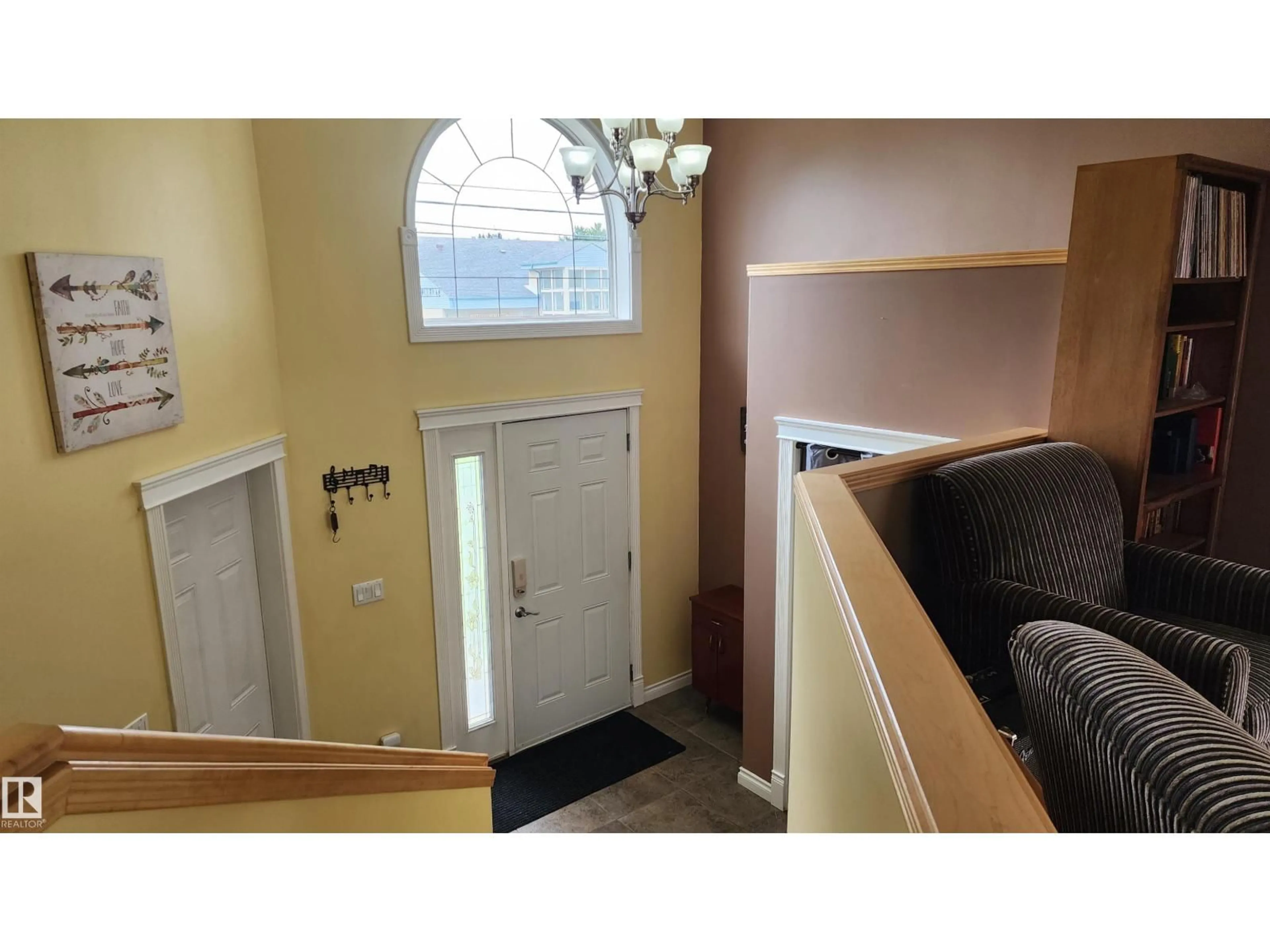 Indoor entryway for 5110 50 AV, Elk Point Alberta T0A1A0
