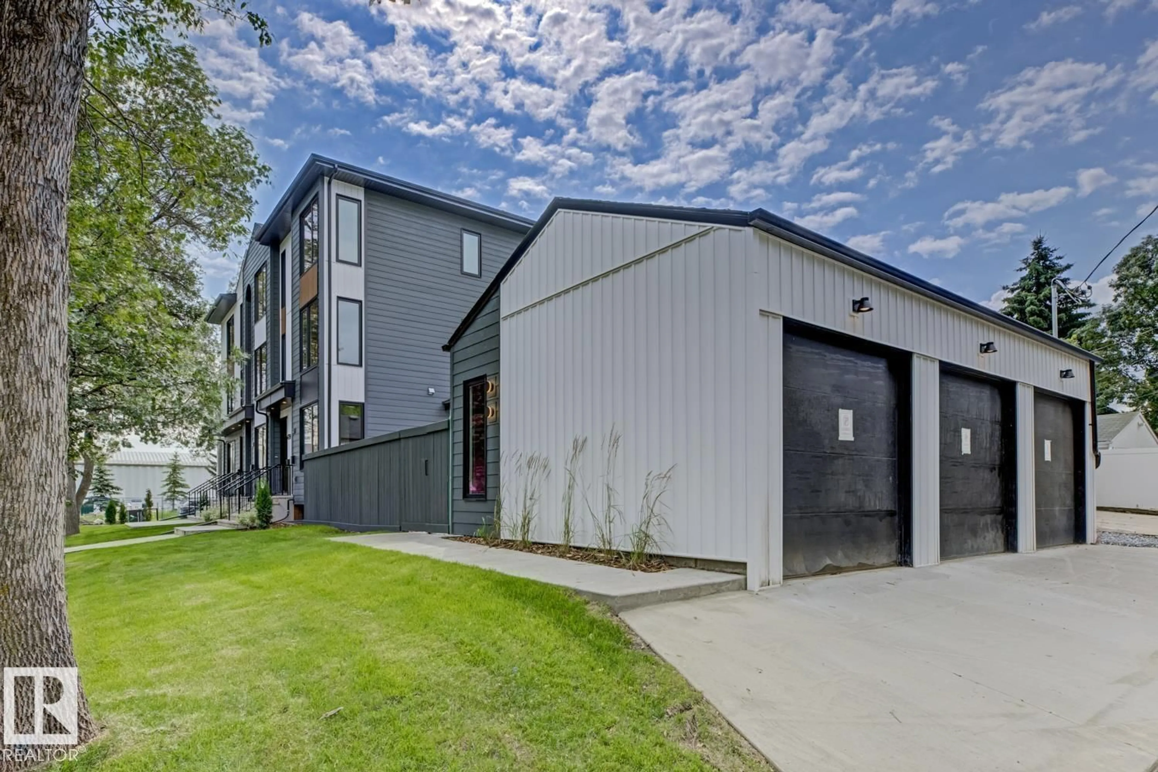 Unknown for 8903 94 AVE, Edmonton Alberta T6C1W6
