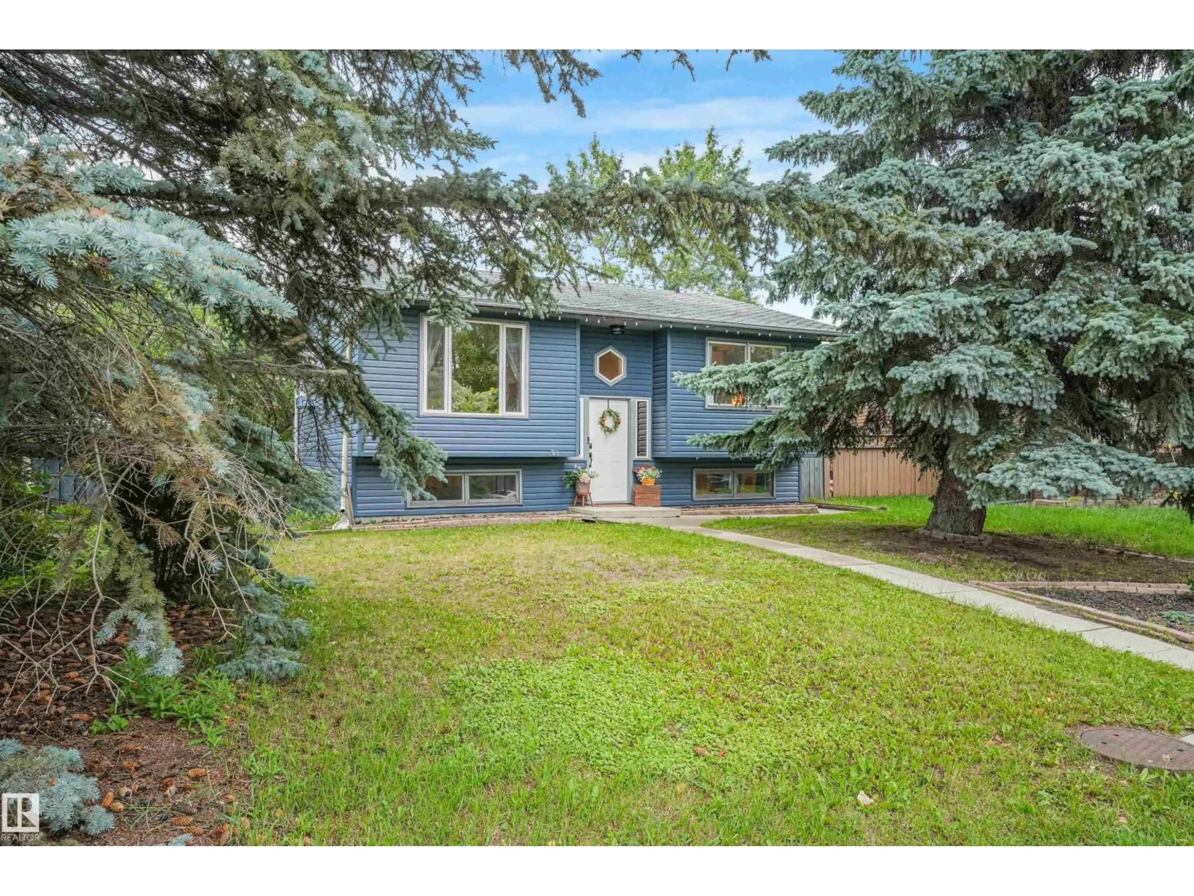 Home with vinyl exterior material, street for 30 GREYSTONE CL, Spruce Grove Alberta T7X2A5