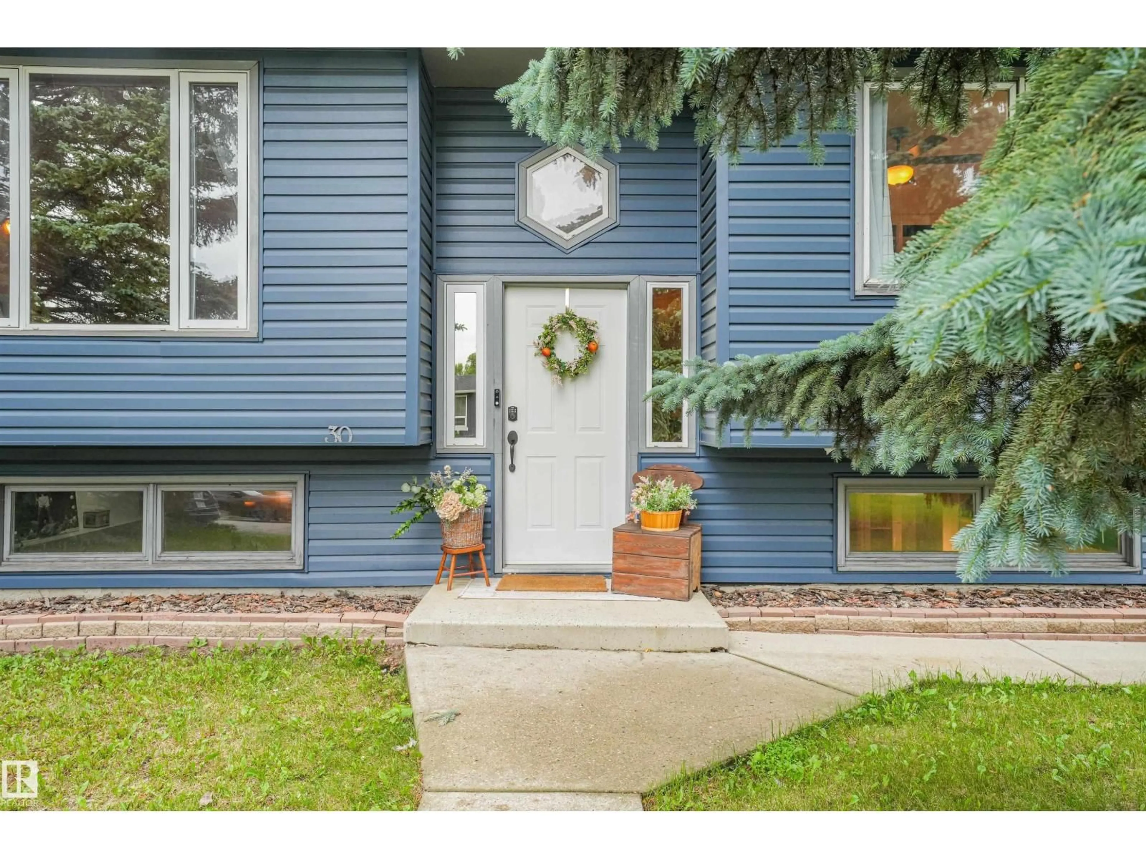 Home with vinyl exterior material, street for 30 GREYSTONE CL, Spruce Grove Alberta T7X2A5