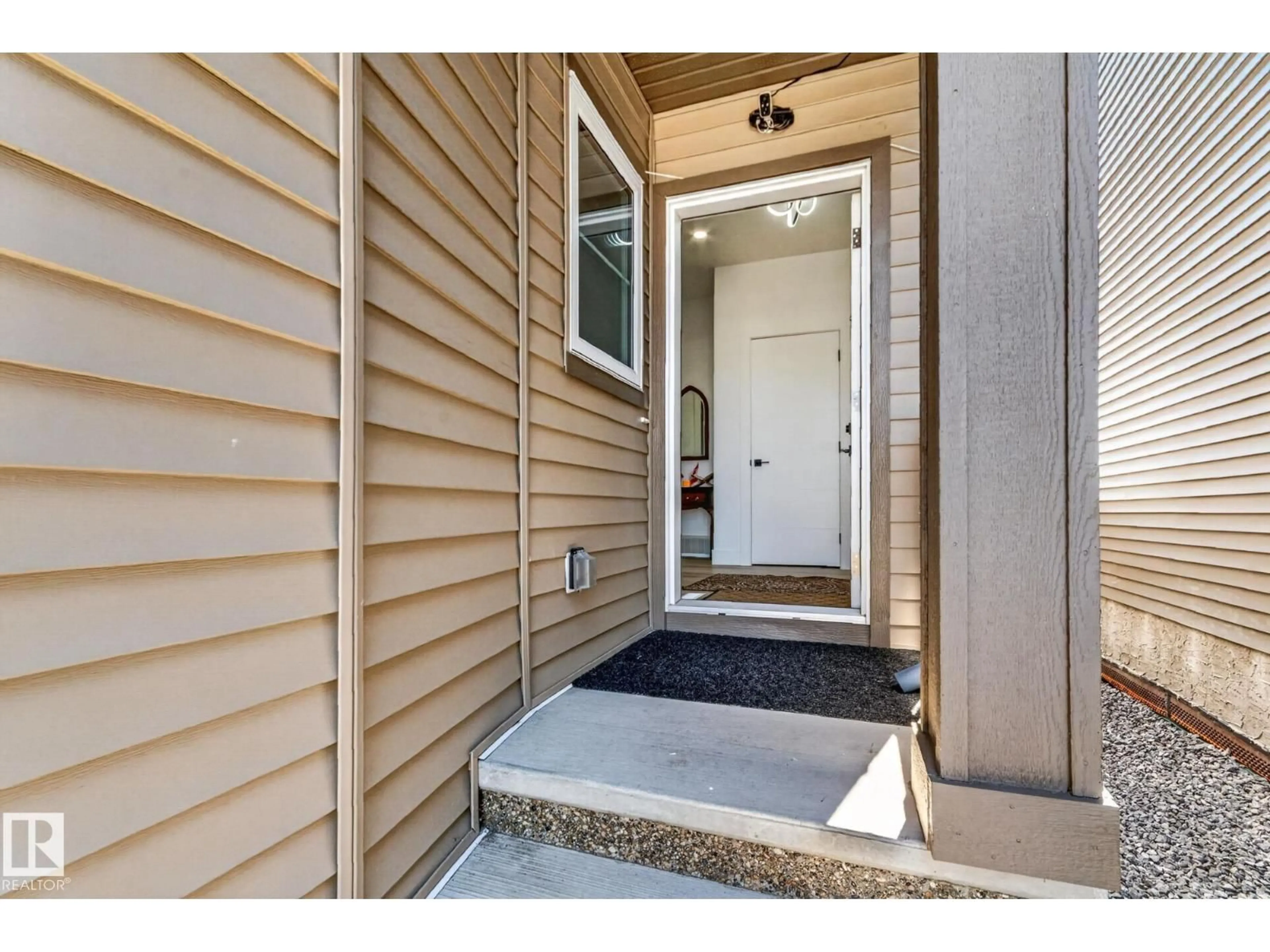 Indoor entryway for 4739 168 AV, Edmonton Alberta T5Y0W3