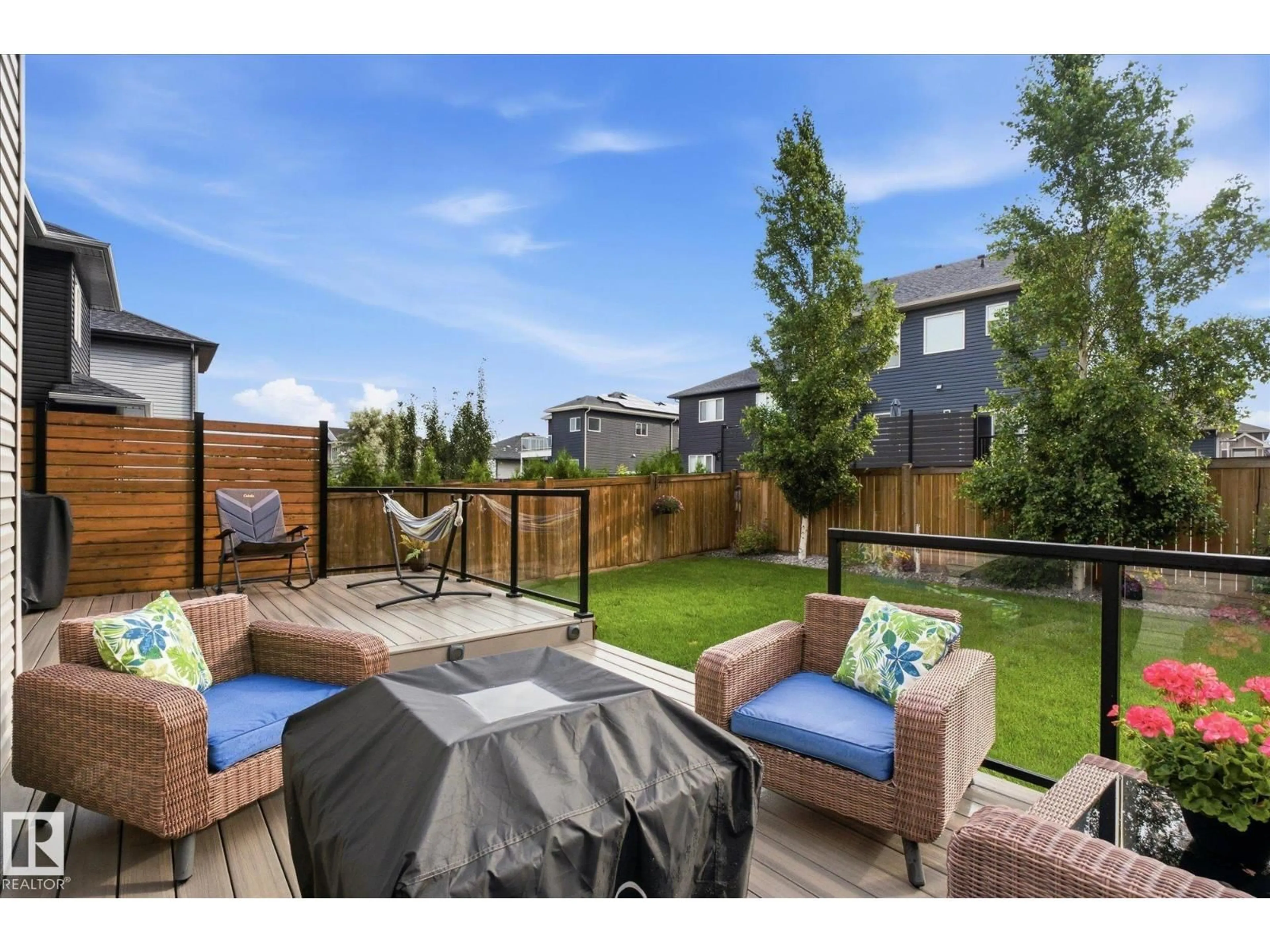 Patio, street for 27 HICKORY RD, Fort Saskatchewan Alberta T8L0R8