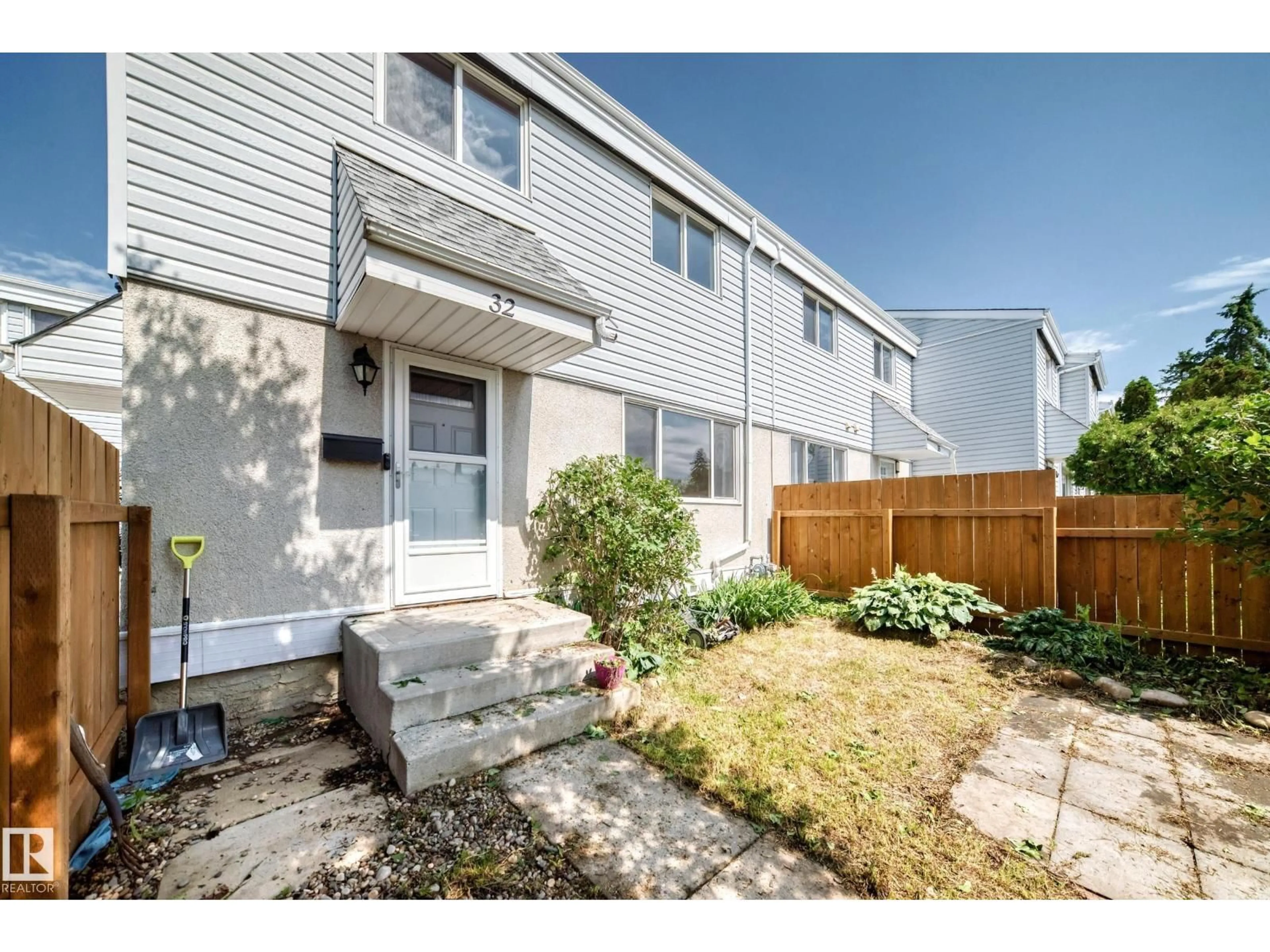 Unknown for 32 MCLEOD PL, Edmonton Alberta T5A3A8