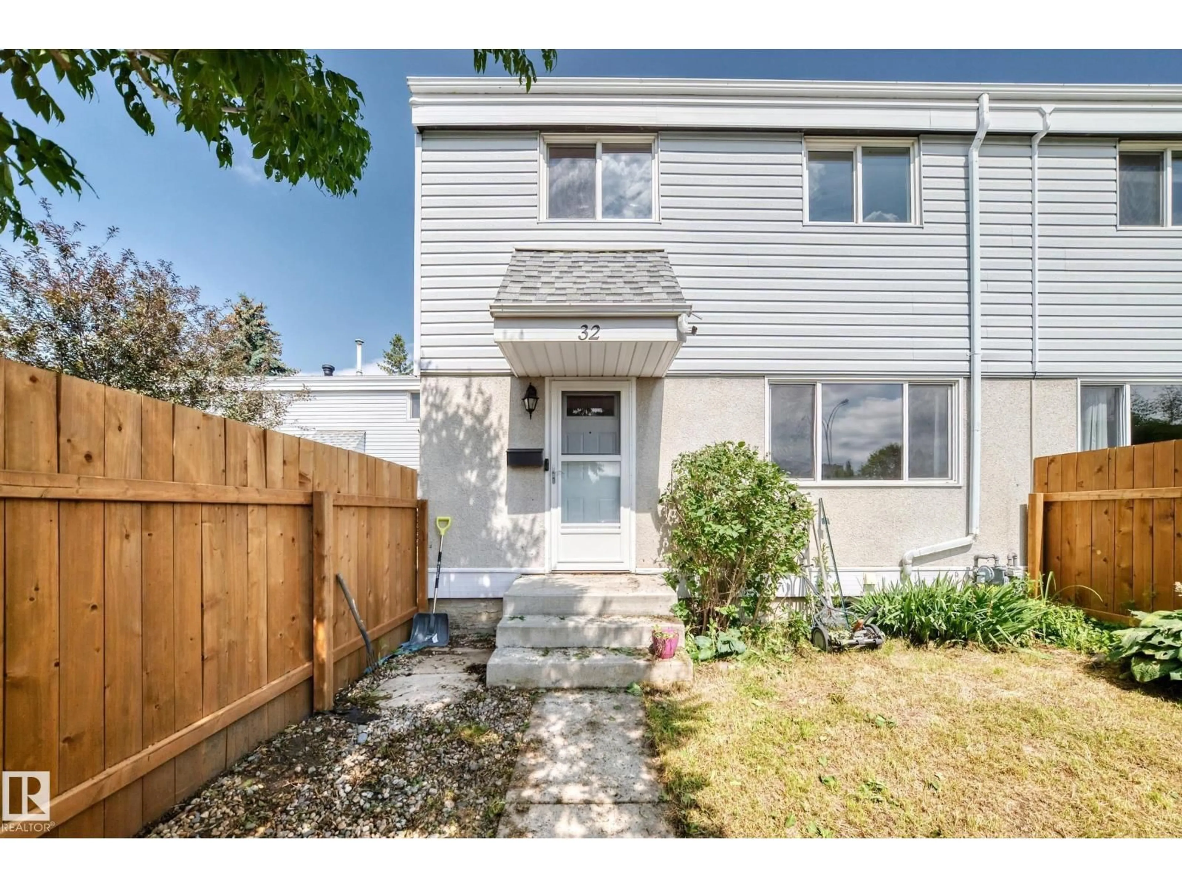 Unknown for 32 MCLEOD PL, Edmonton Alberta T5A3A8