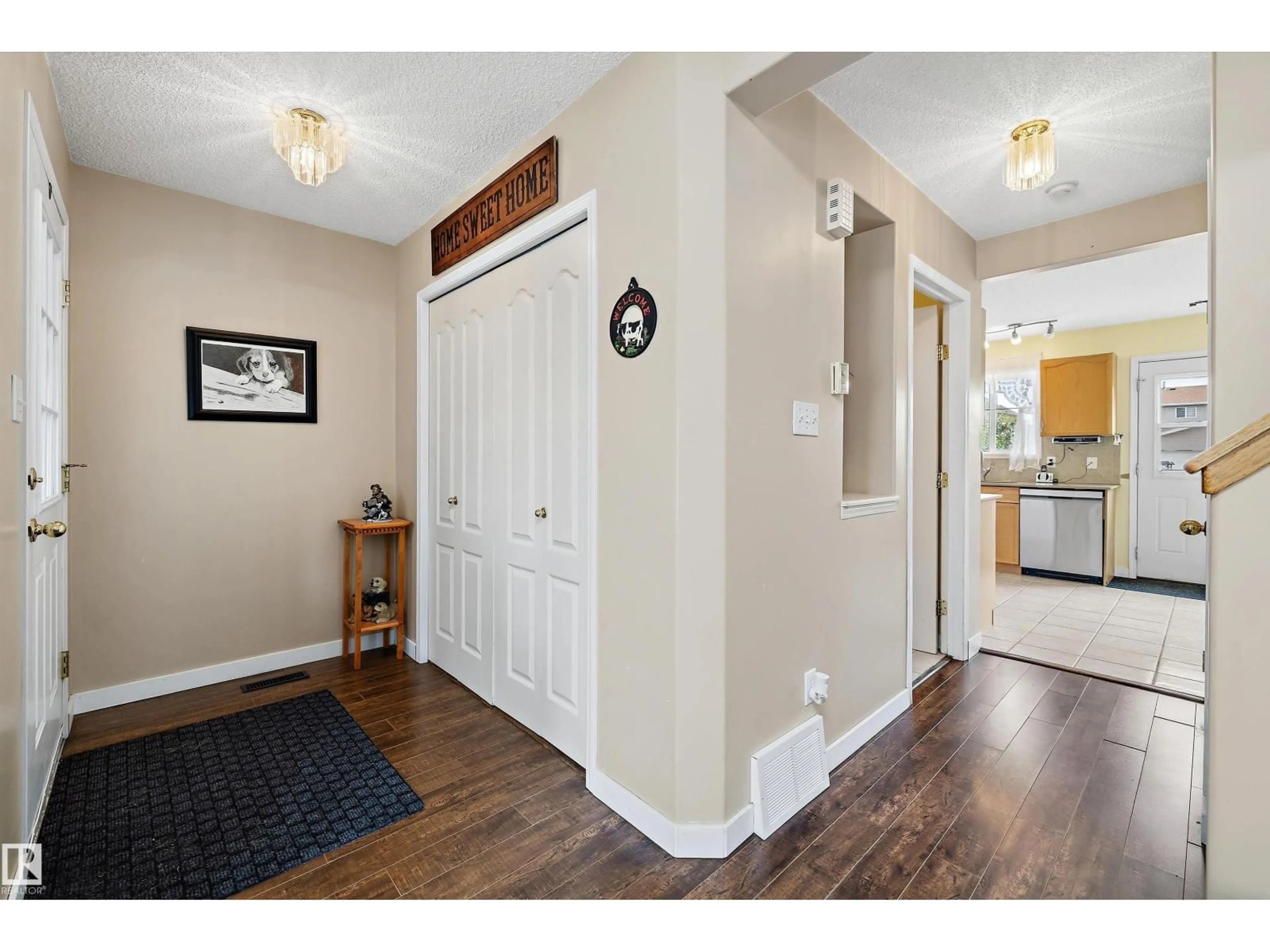 Indoor entryway for 55 CAMPBELL RD, Leduc Alberta T9E8C8