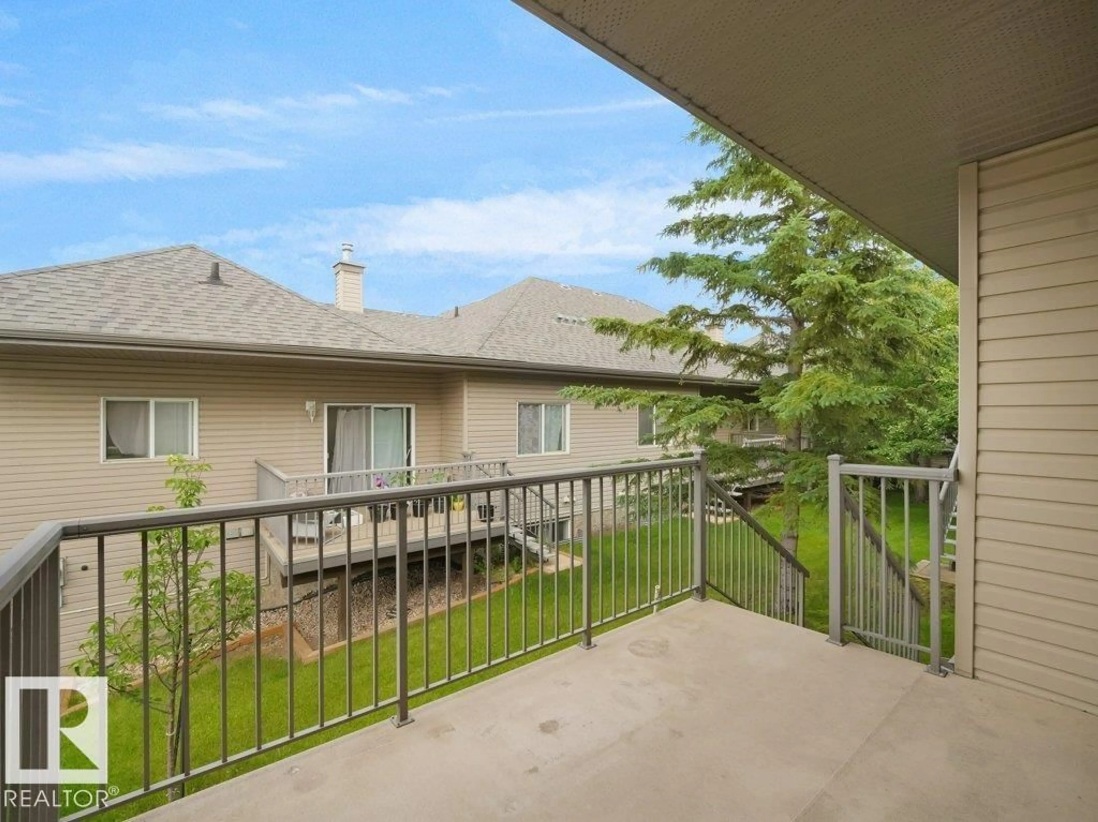 Patio, unknown for 30 17715 96 AV NW, Edmonton Alberta T5T6W9