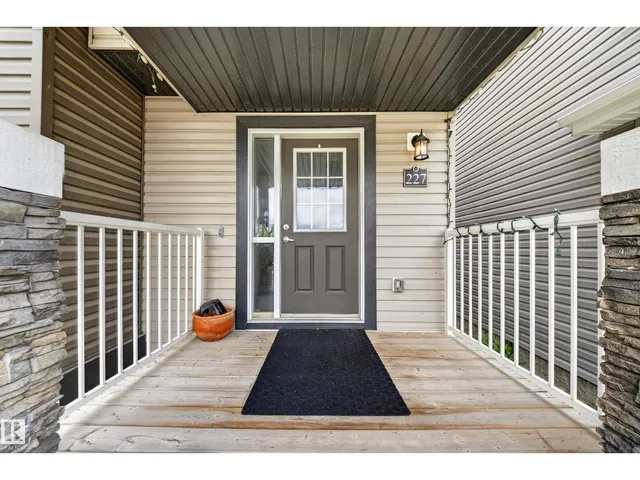 227 CY BECKER BLVD, Edmonton 5