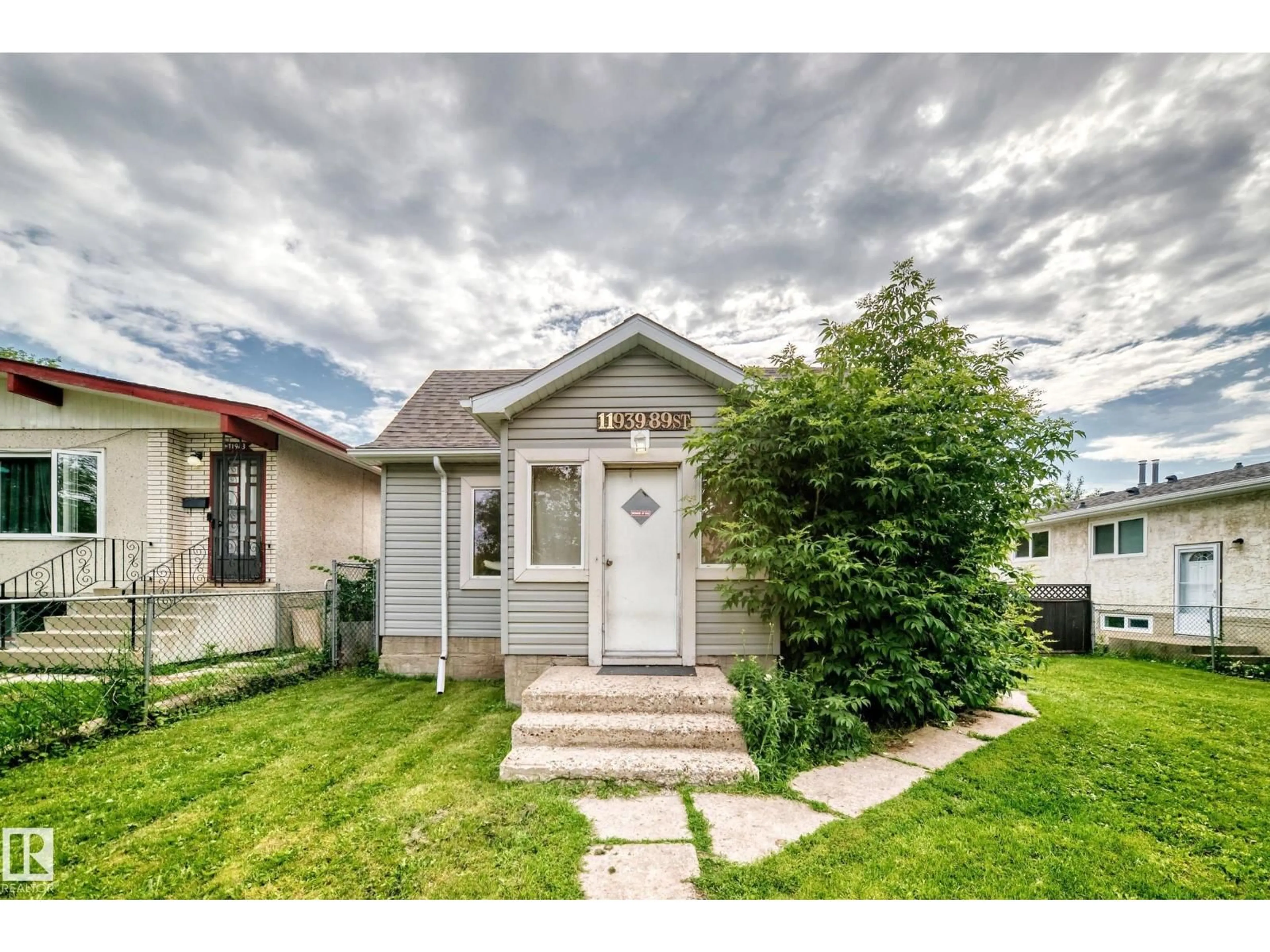 Unknown for NW - 11939 89 ST, Edmonton Alberta T5B3V9