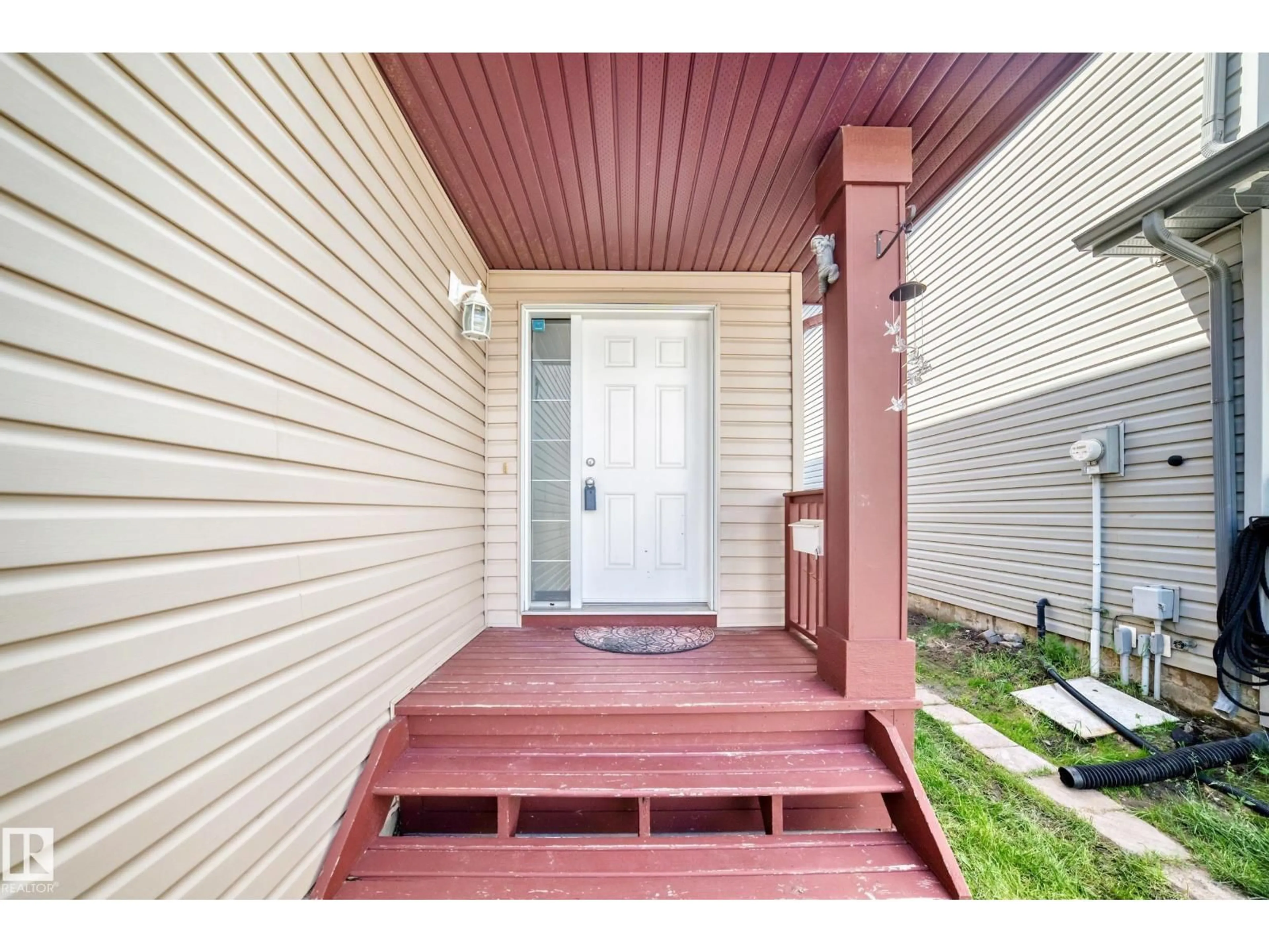 Indoor entryway for NW - 3224 26 ST, Edmonton Alberta T6T1Z3