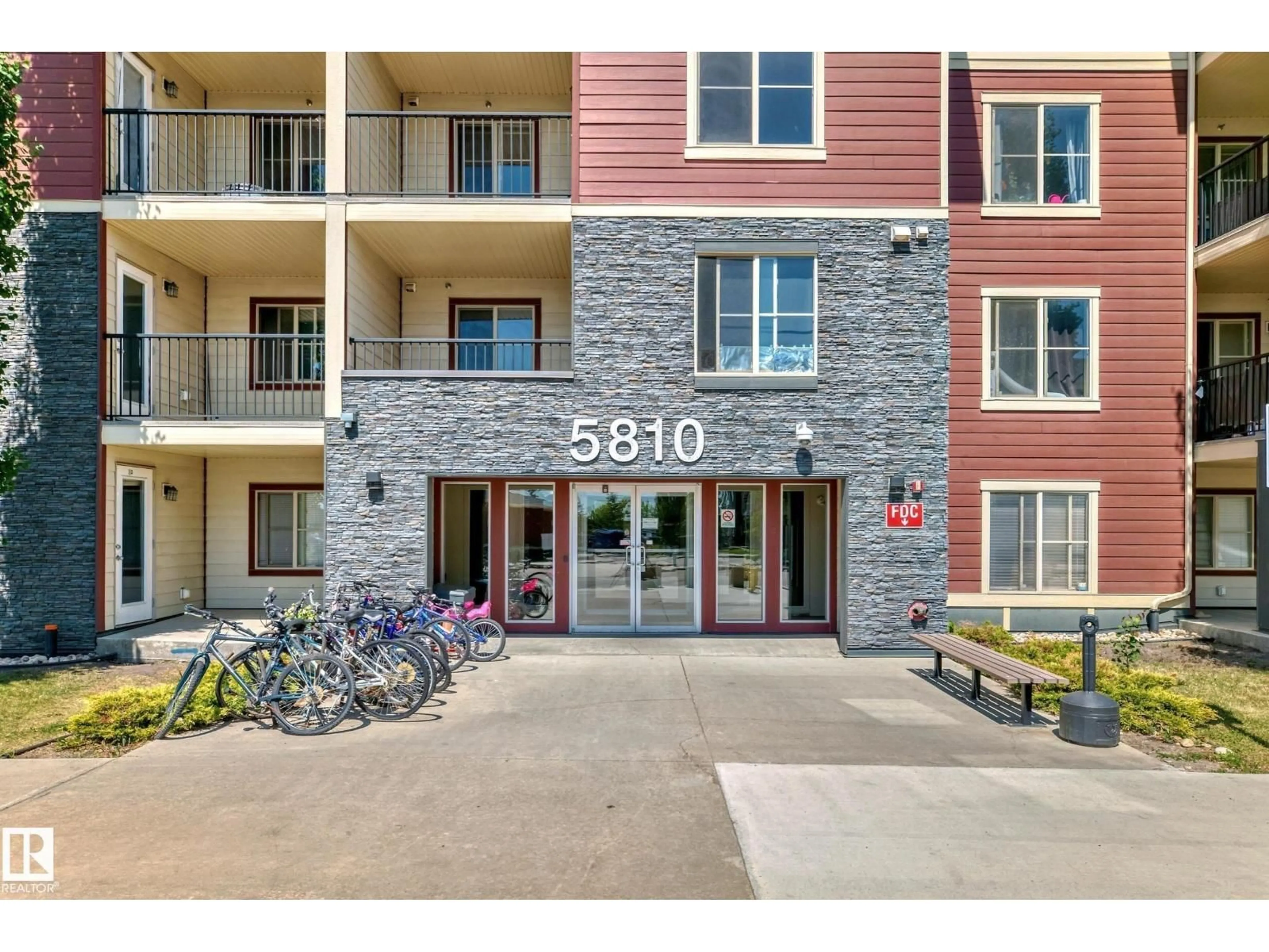 Indoor entryway for 5810 - 316 MULLEN PL, Edmonton Alberta T6R0W3