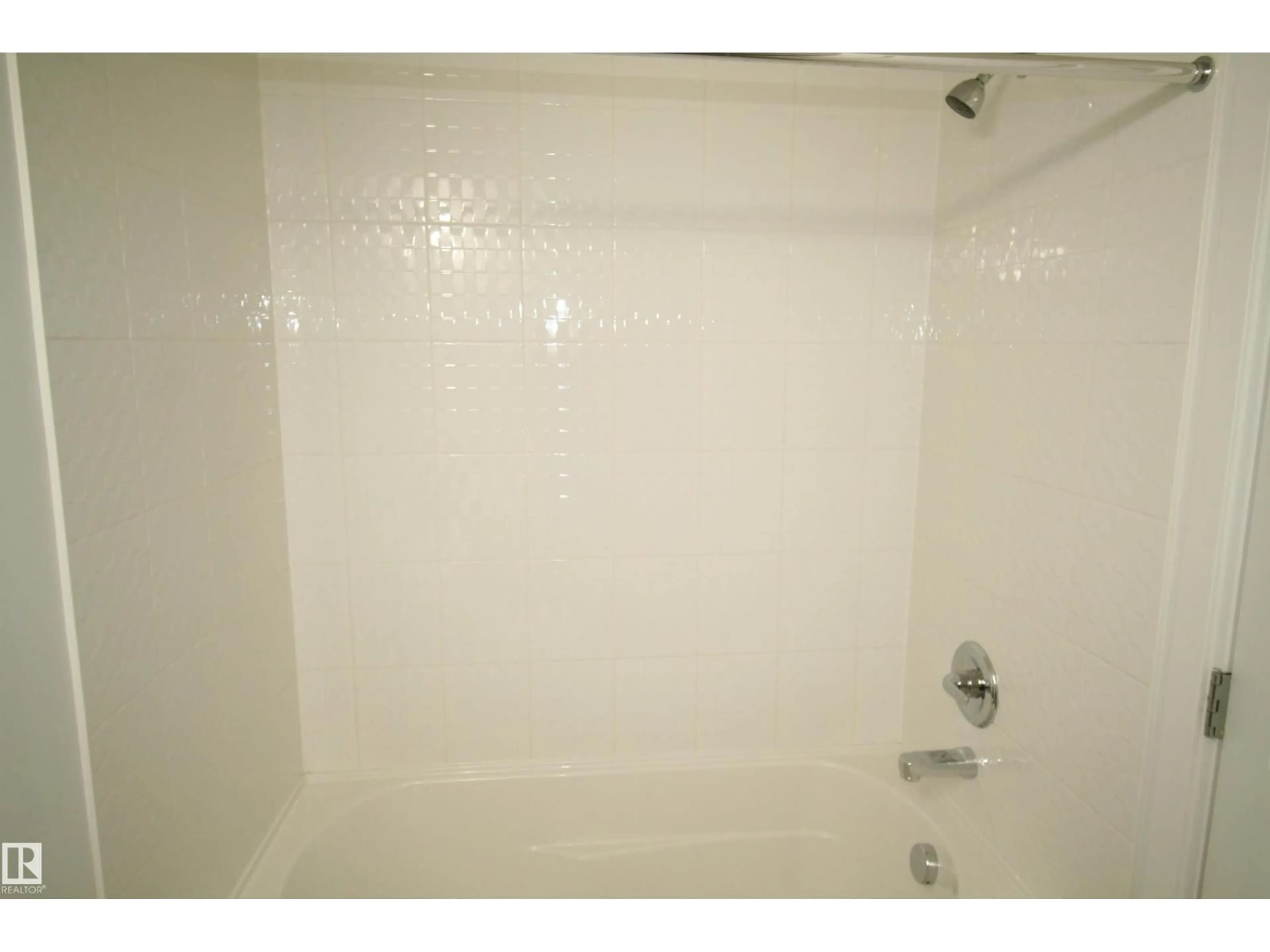 Standard bathroom, ceramic/tile floor for 5810 - 316 MULLEN PL, Edmonton Alberta T6R0W3