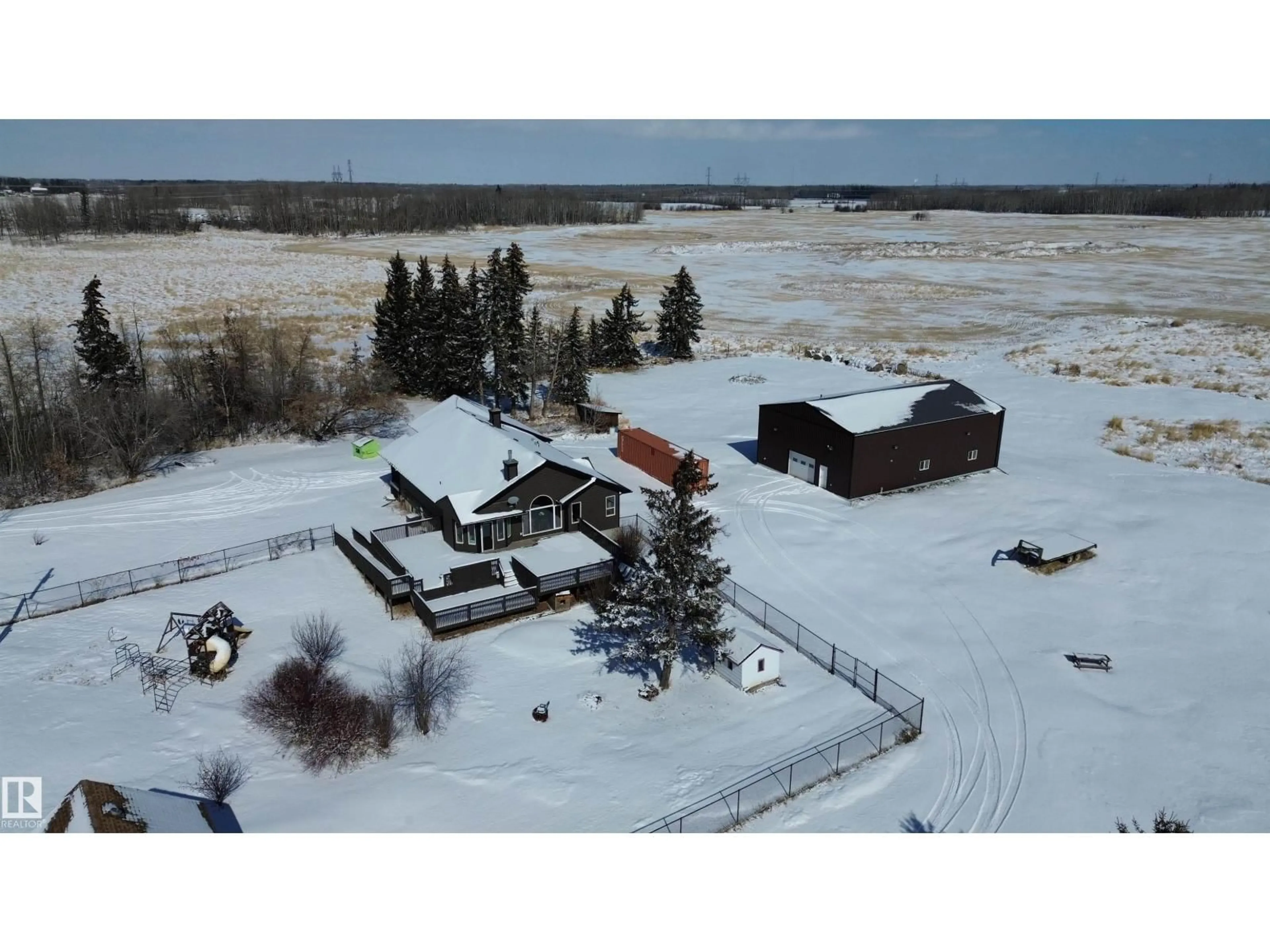 A pic from outside/outdoor area/front of a property/back of a property/a pic from drone, building for 52003 RGE ROAD 273, Rural Parkland County Alberta T7X3R7