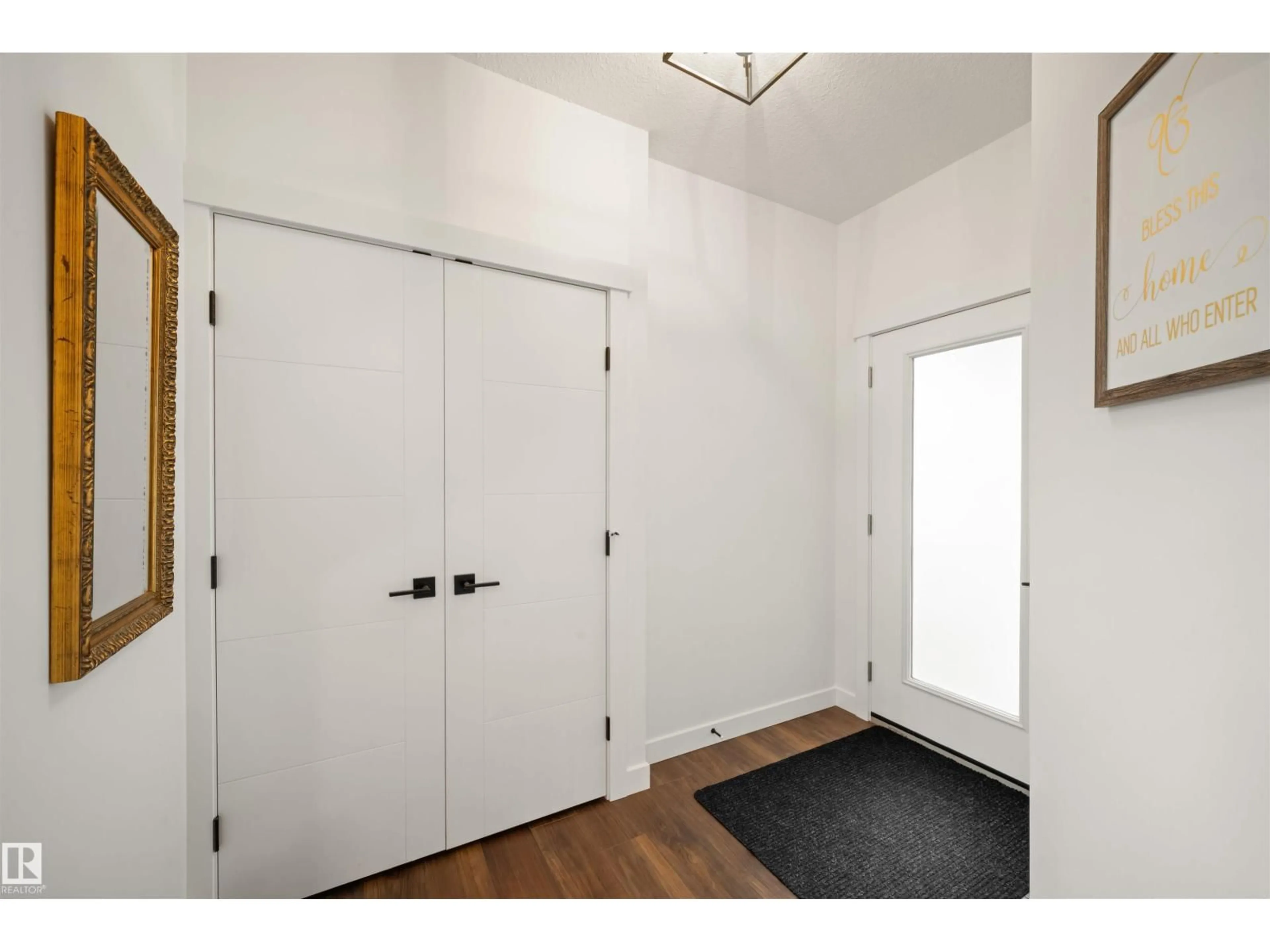 Indoor entryway for 2742 COLLINS CR, Edmonton Alberta T6W3X4
