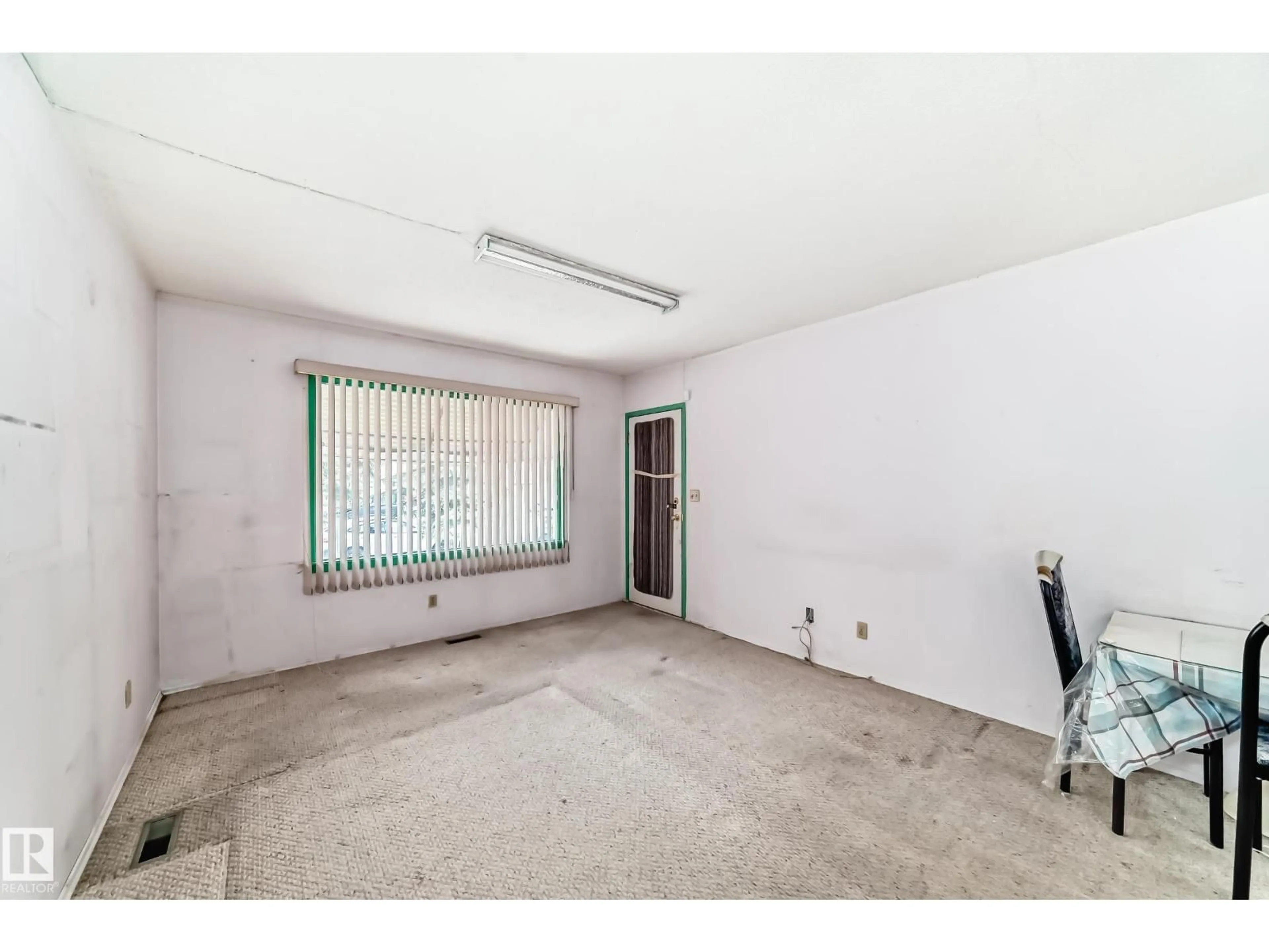 A pic of a room for NW - 11239 97 ST, Edmonton Alberta T5G1X2