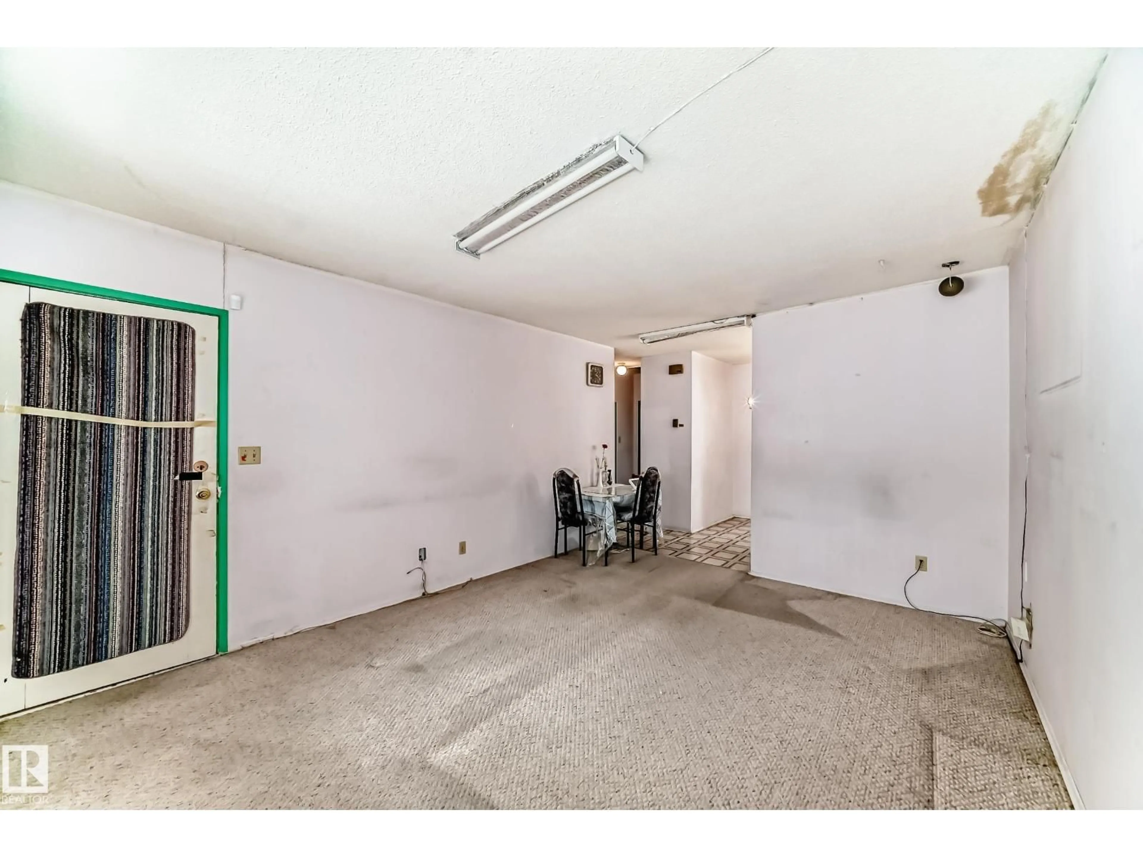 A pic of a room for NW - 11239 97 ST, Edmonton Alberta T5G1X2