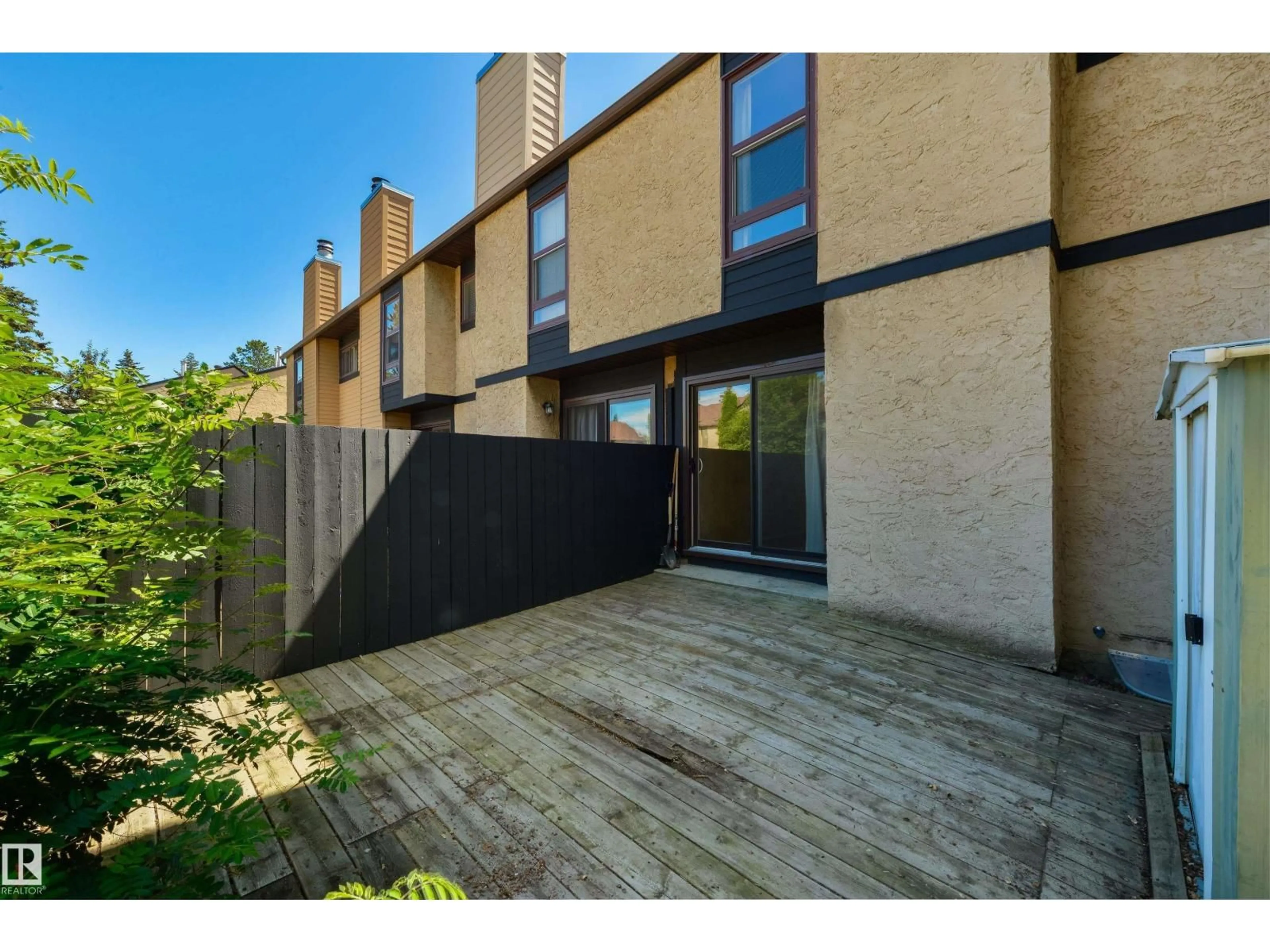A pic from outside/outdoor area/front of a property/back of a property/a pic from drone, street for 12062 25 AV, Edmonton Alberta T6J4L3