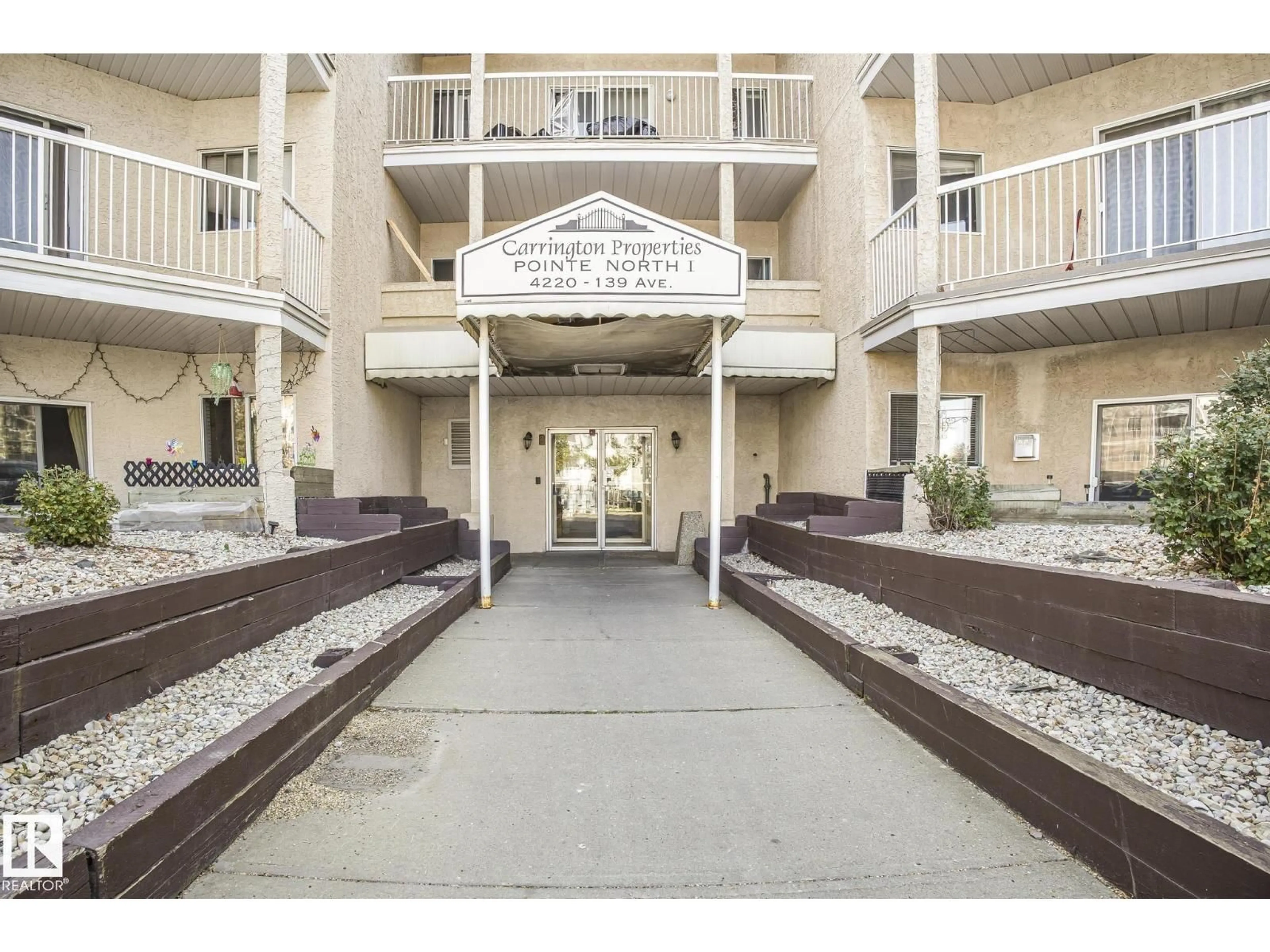 Indoor foyer for #414 - 4220 139 AV, Edmonton Alberta T5Y2Y2