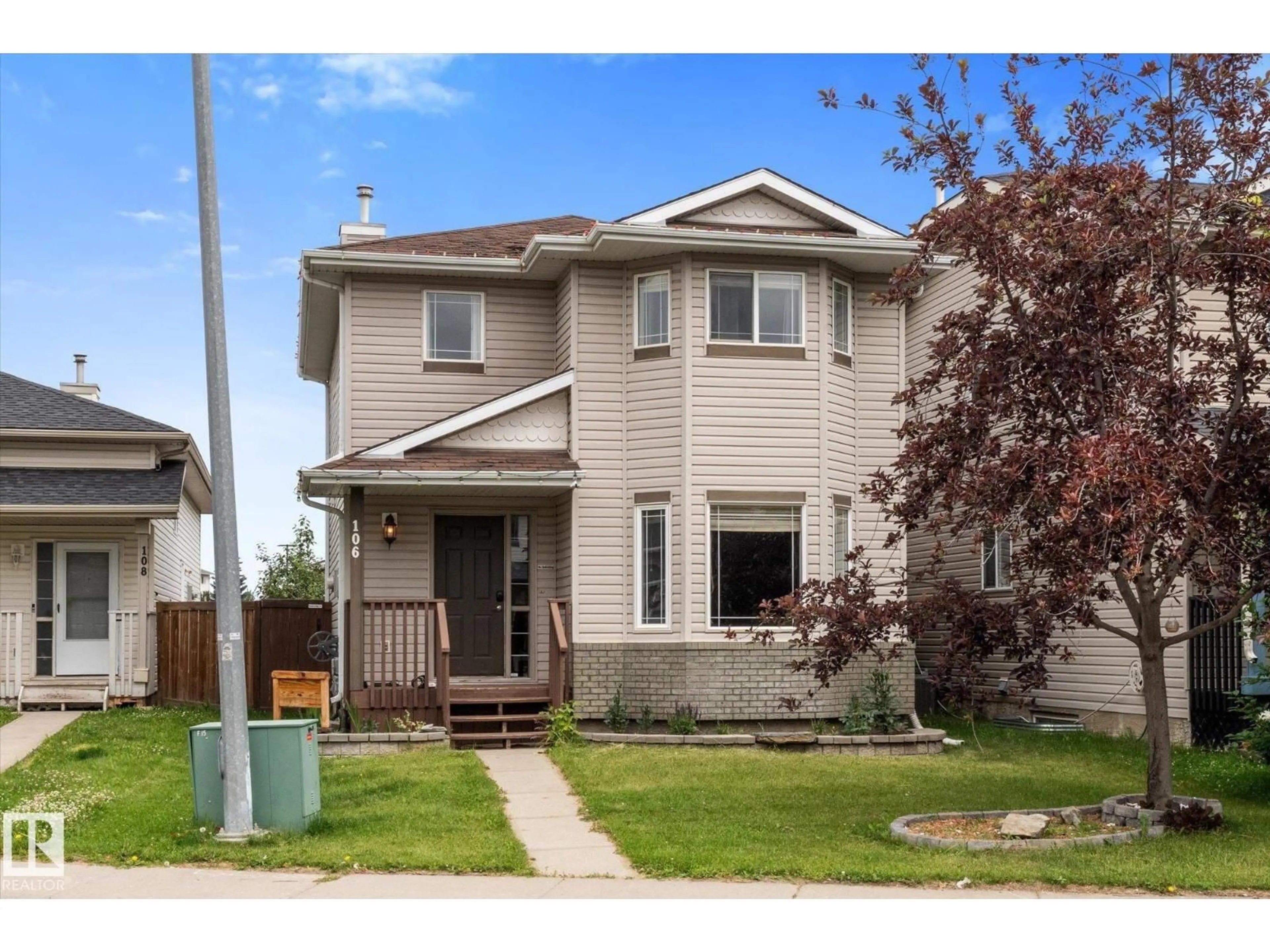 Home with vinyl exterior material, street for 106 BROOKVIEW WY, Stony Plain Alberta T7Z2X6