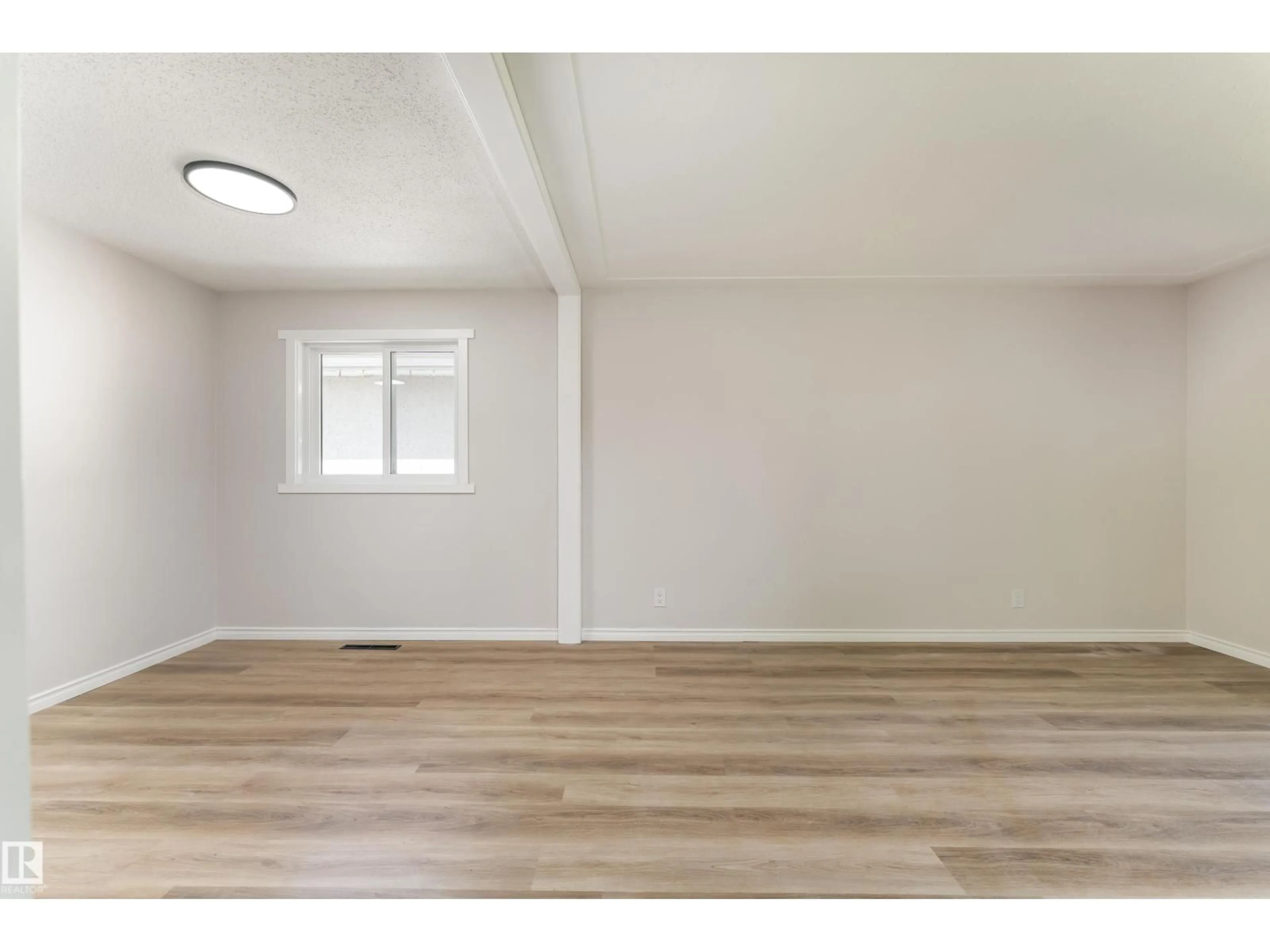 A pic of a room for NW - 12224 55 ST, Edmonton Alberta T5W3R4