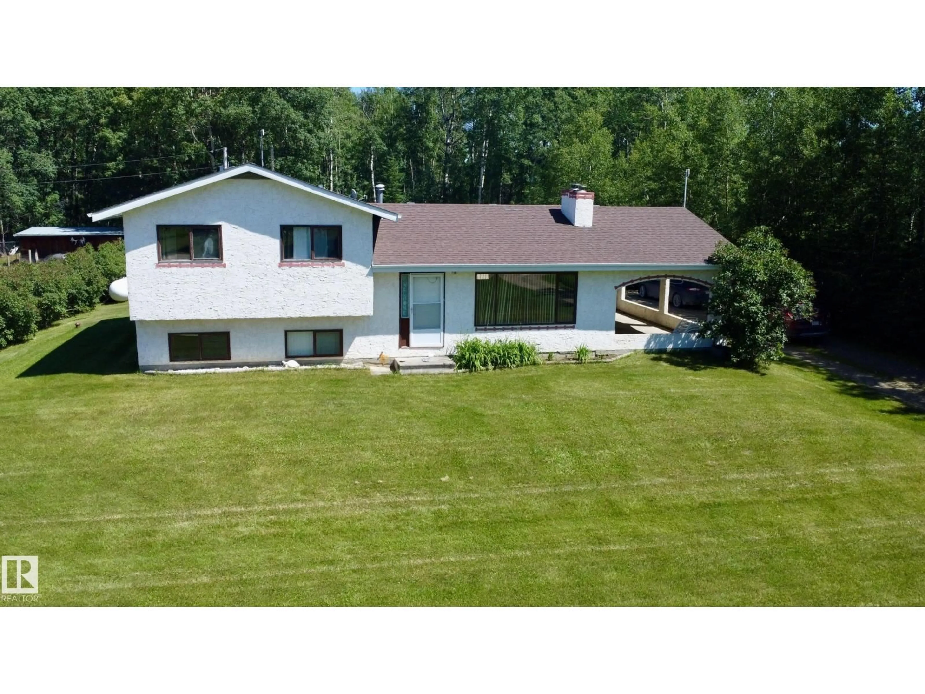 A pic from outside/outdoor area/front of a property/back of a property/a pic from drone, unknown for 54207 RGE ROAD 52, Rural Lac Ste. Anne County Alberta T0E0L0