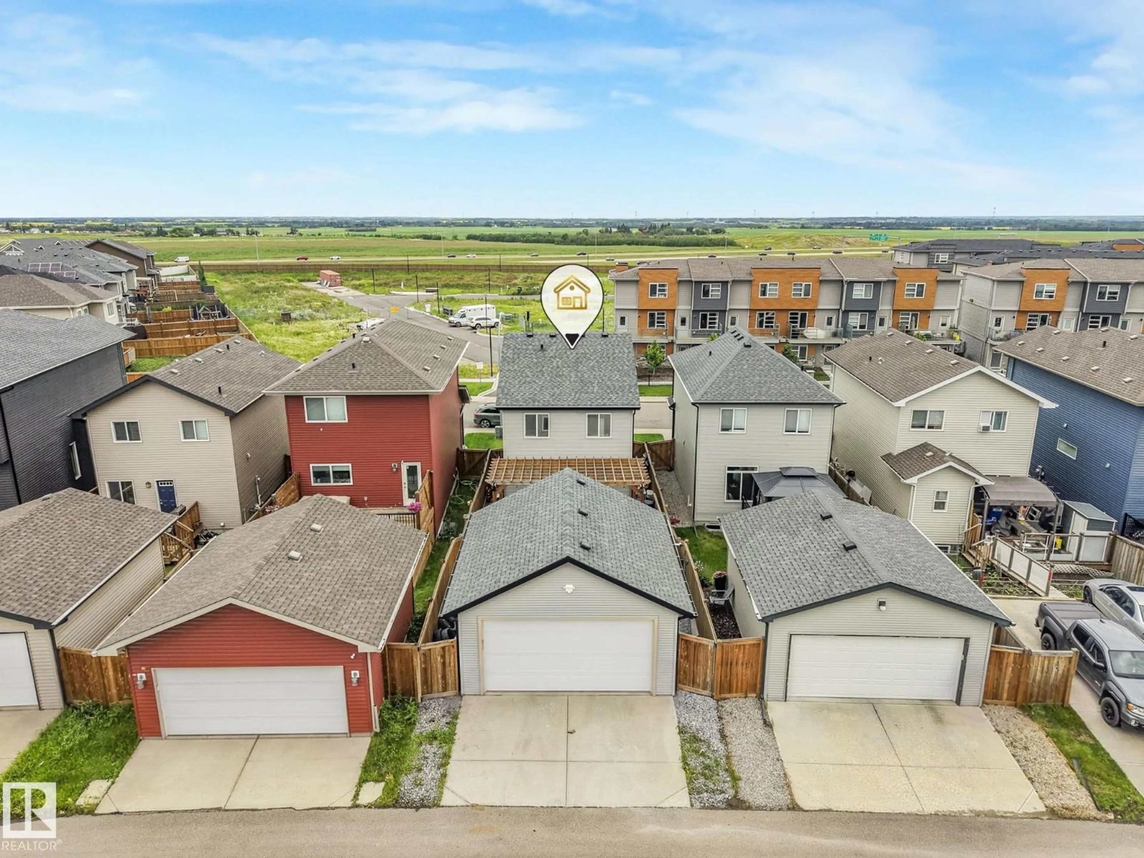 A pic from outside/outdoor area/front of a property/back of a property/a pic from drone, street for NW - 17724 58 ST, Edmonton Alberta T5Y3W8