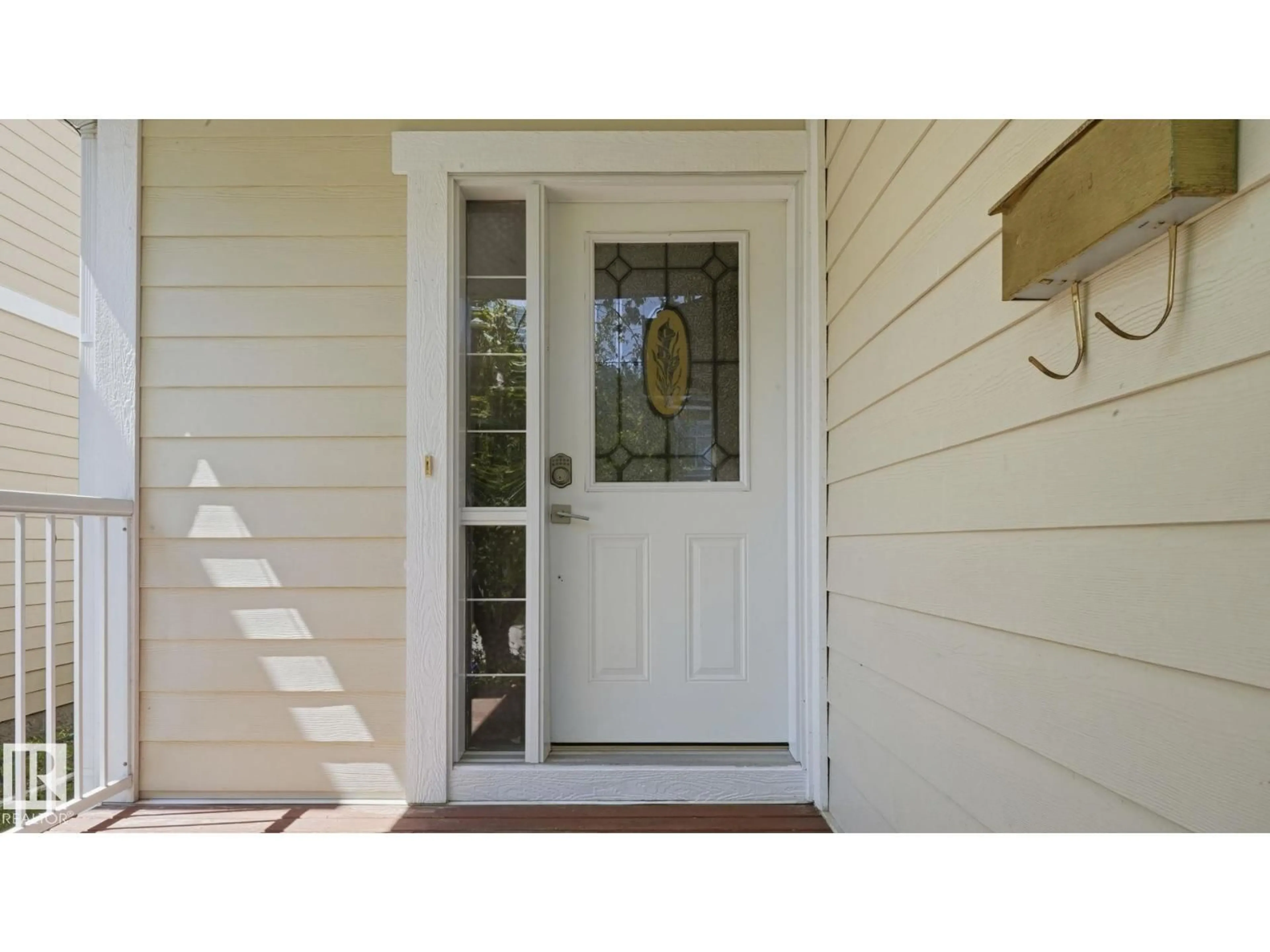 Indoor entryway for 24 - 6410 134 AV, Edmonton Alberta T5A0A8
