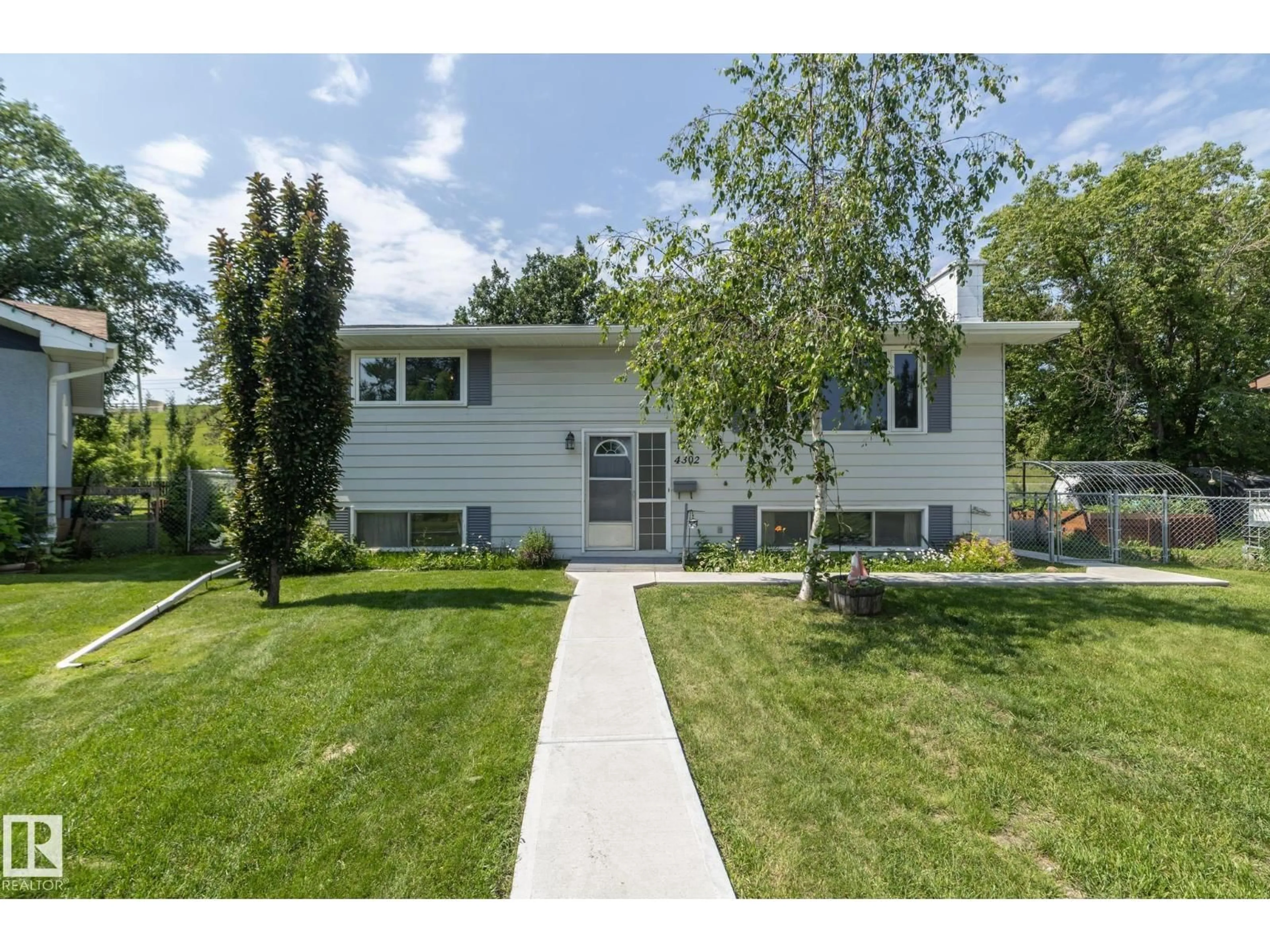 Home with vinyl exterior material, street for 4302 53 ST, Leduc Alberta T9E5B1