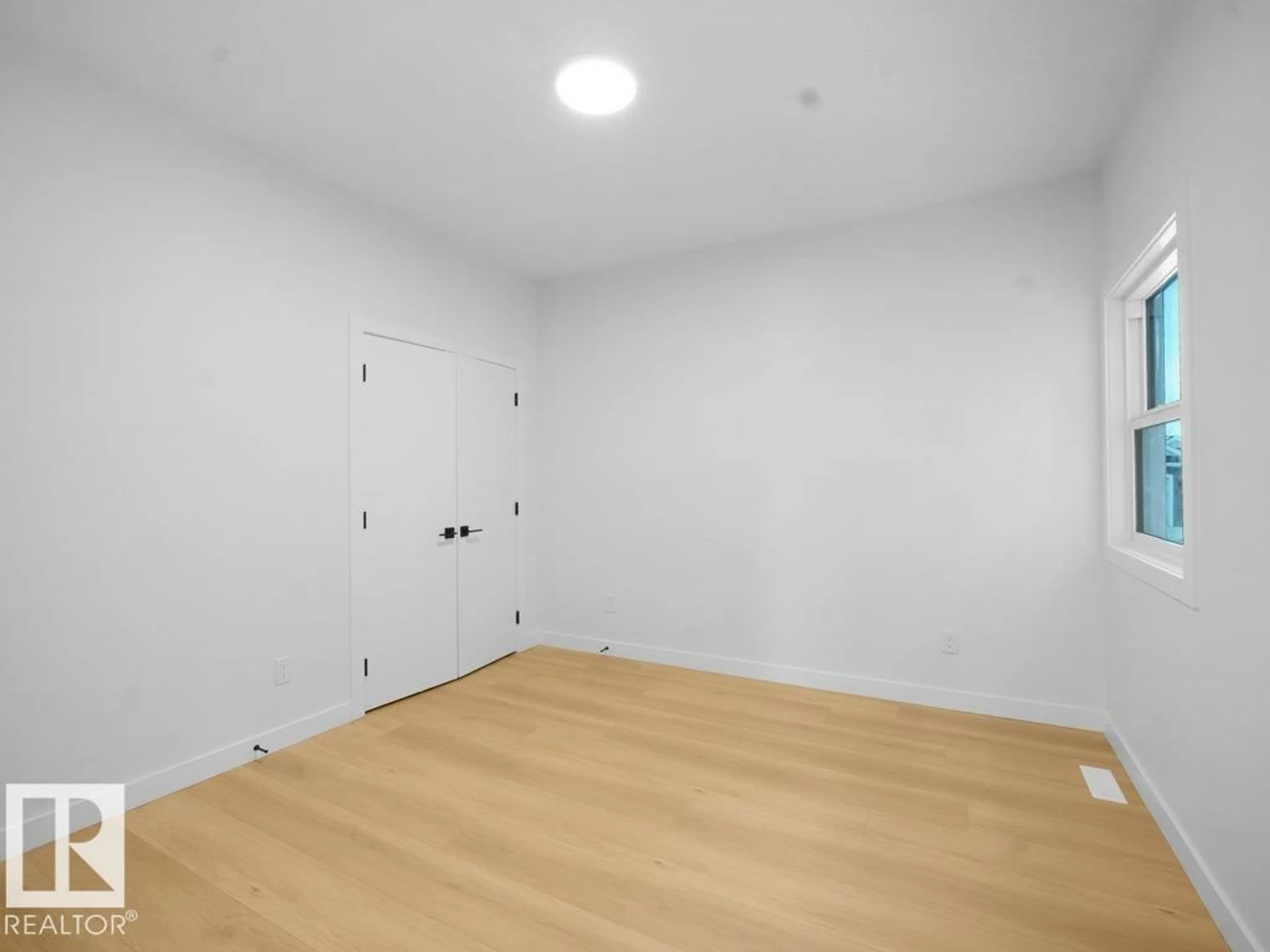 A pic of a room for 1135 STARLING DRIVE DRIVE, Edmonton Alberta T5S0X9