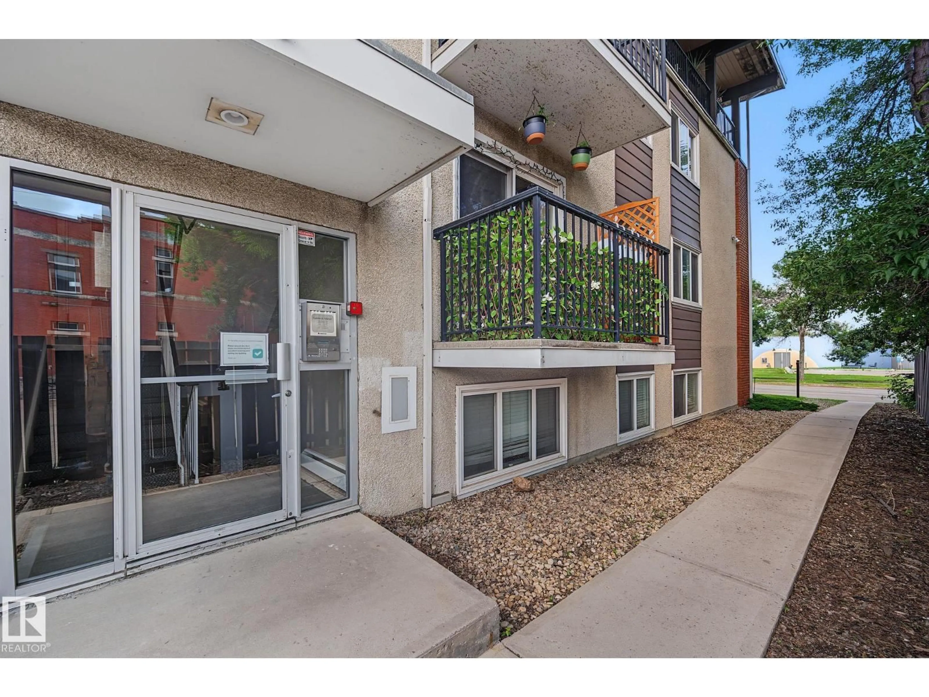 Unknown for #301 - 8524 GATEWAY BV, Edmonton Alberta T6E4B5