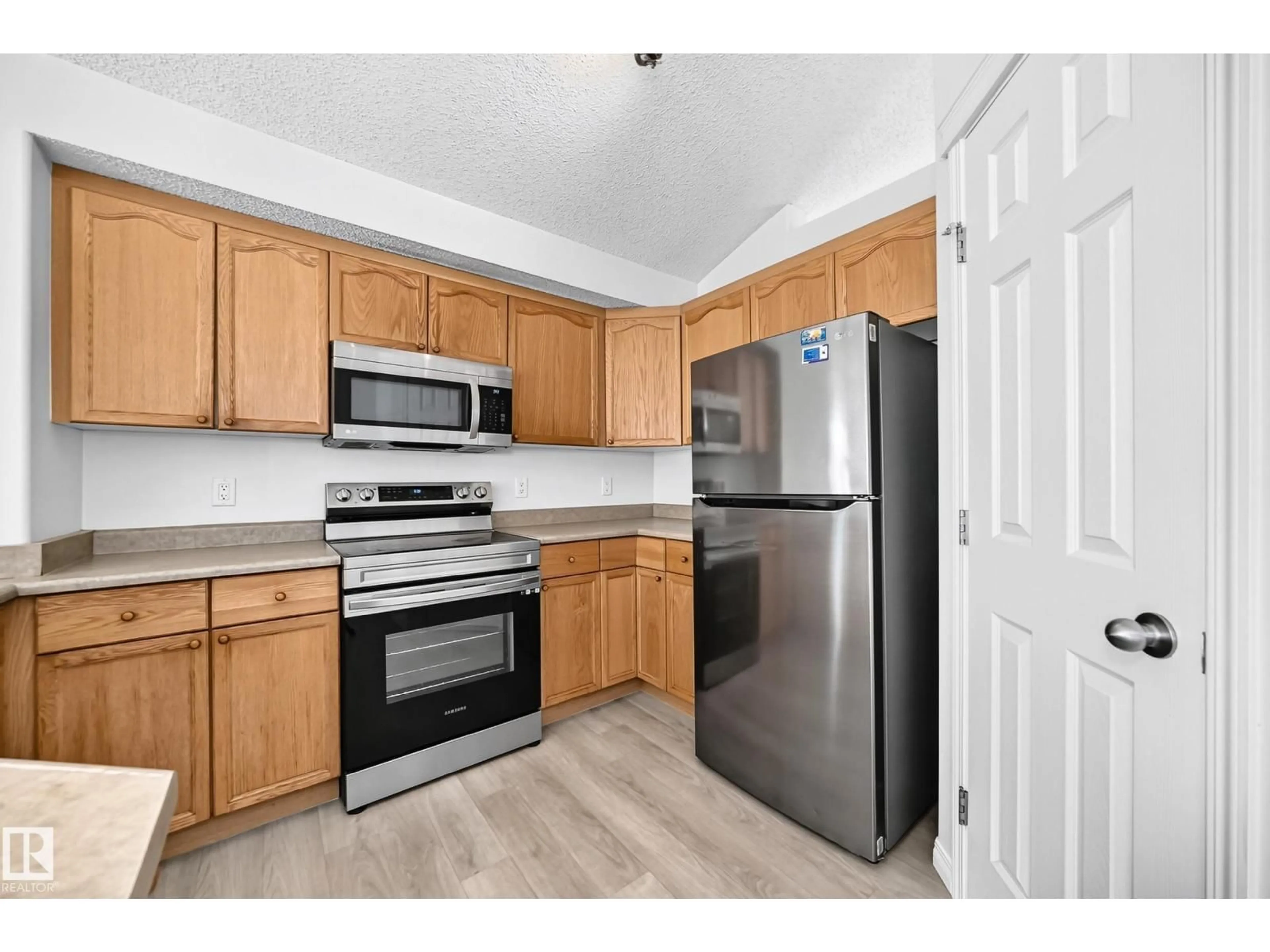 Standard kitchen, unknown for 11249 167A AV, Edmonton Alberta T5X0A8