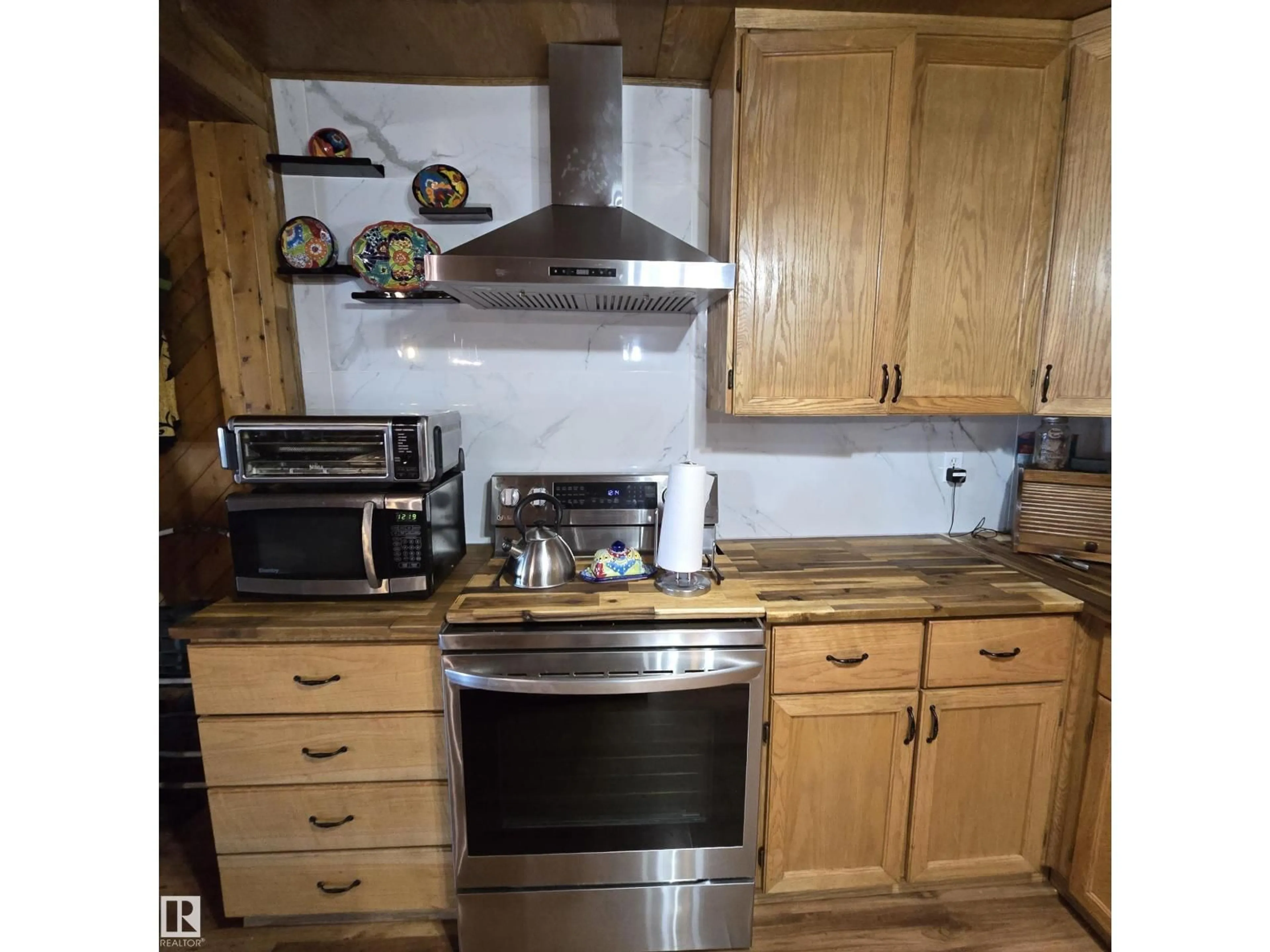 Standard kitchen, wood/laminate floor for 254 - 57114 RANGE ROAD 25, Rural Barrhead County Alberta T0E1A0