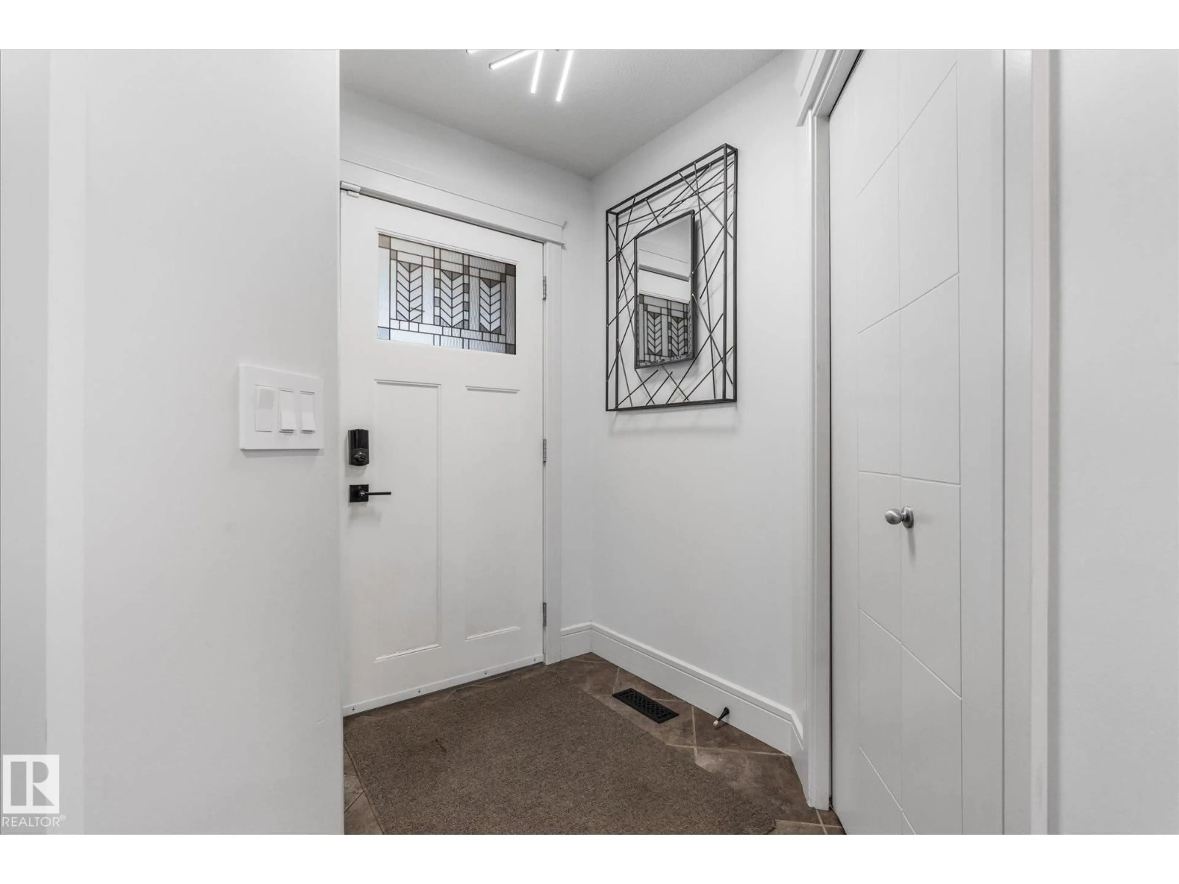 Indoor entryway for 6 SEDONA PL, Fort Saskatchewan Alberta T8L0N7