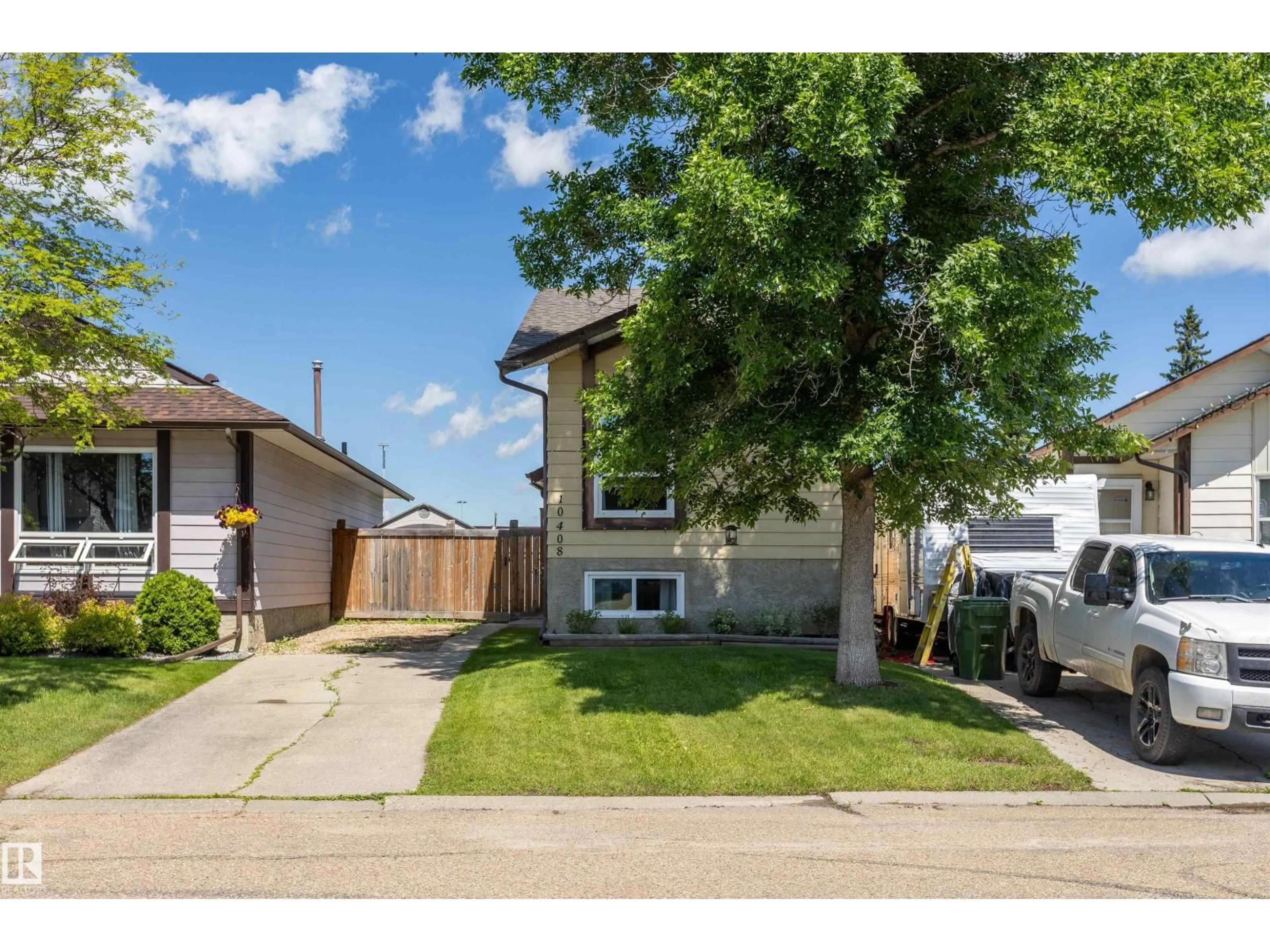 Unknown for 10408 98 AV, Morinville Alberta T8R1C8