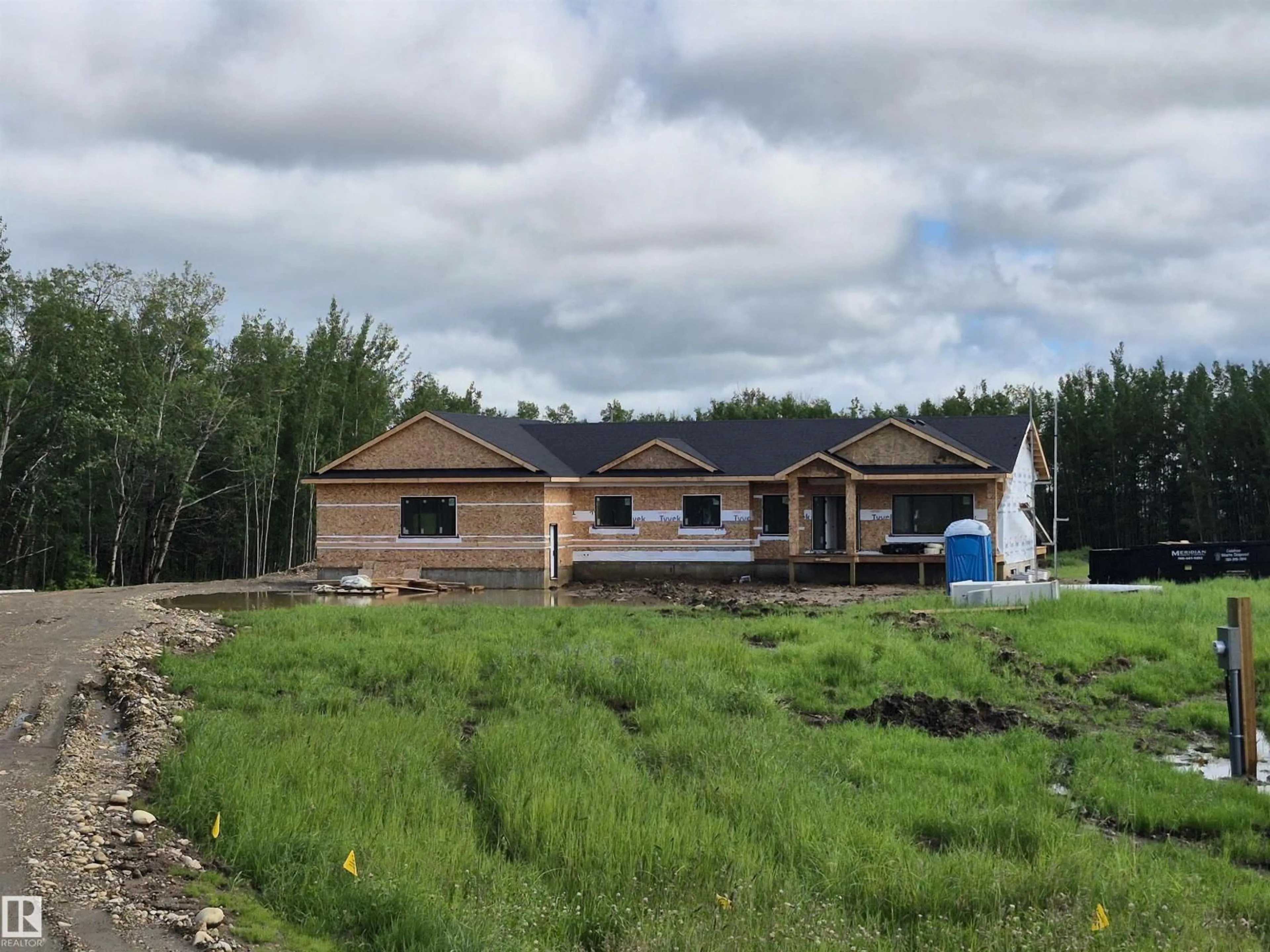 Home with vinyl exterior material, building for 53509 - 9 HWY 43, Rural Lac Ste. Anne County Alberta T0E1V0