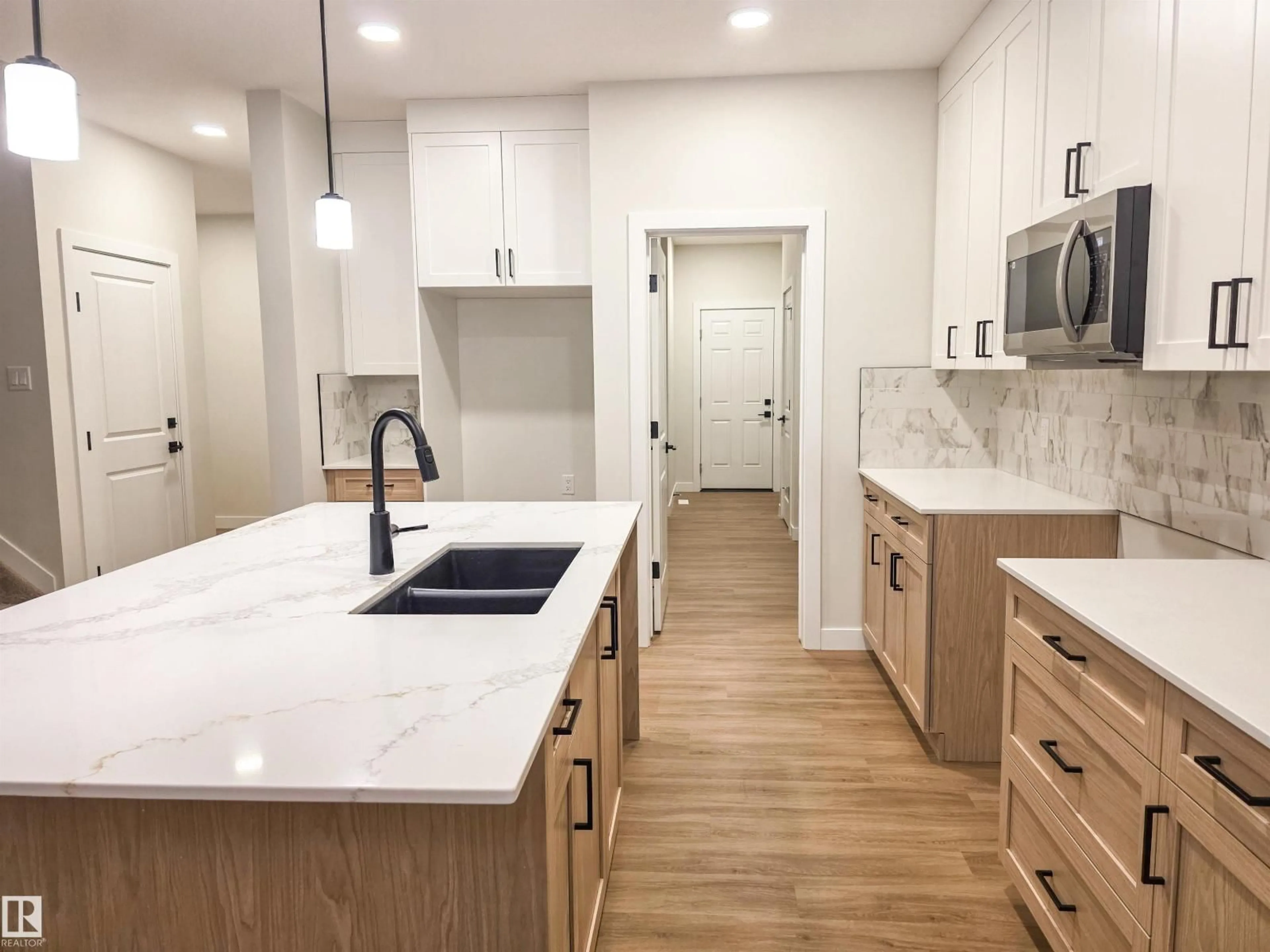 Open concept kitchen, unknown for 50 WILLOW LI, Fort Saskatchewan Alberta T8L0W8