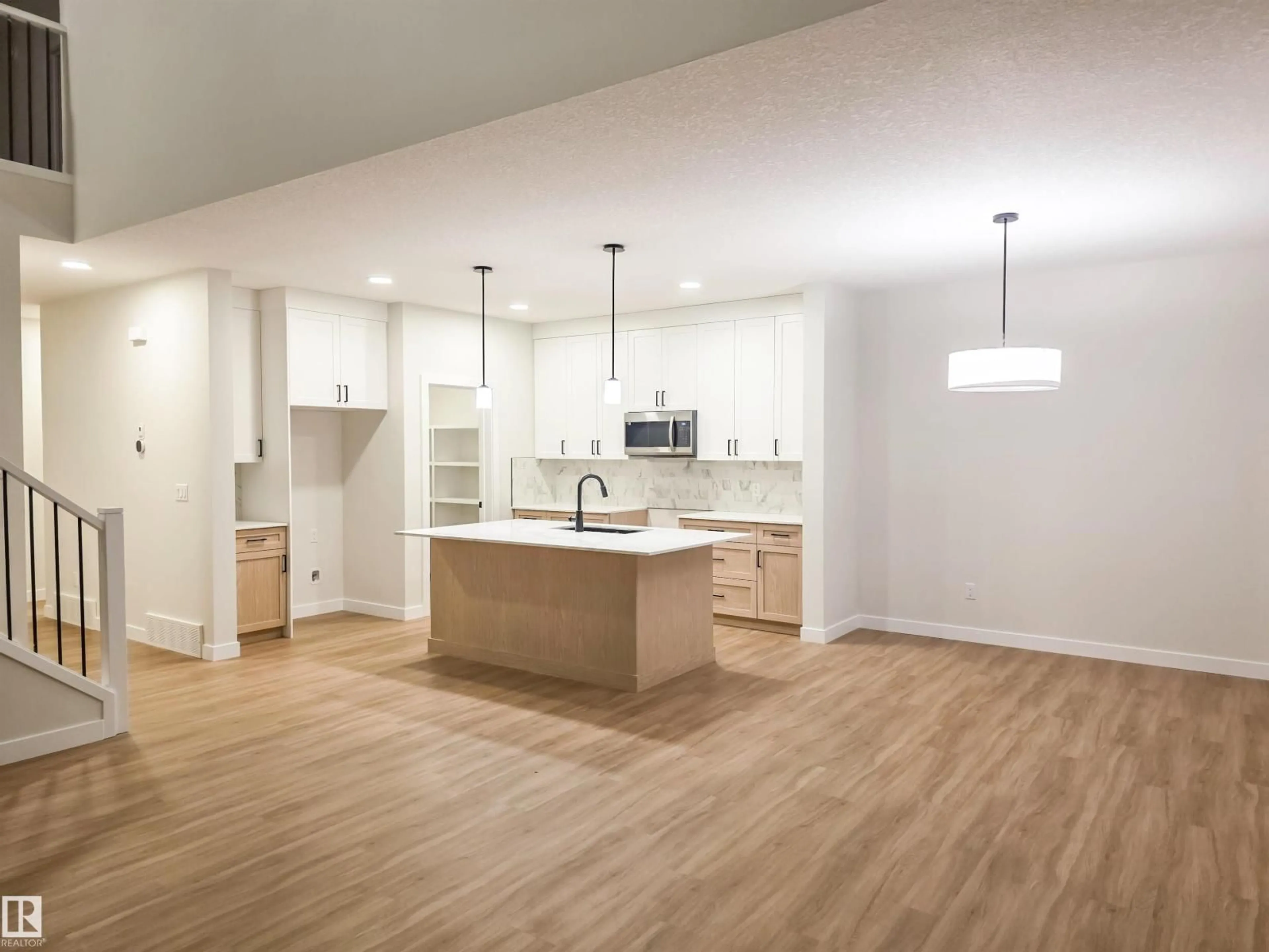 Open concept kitchen, unknown for 50 WILLOW LI, Fort Saskatchewan Alberta T8L0W8