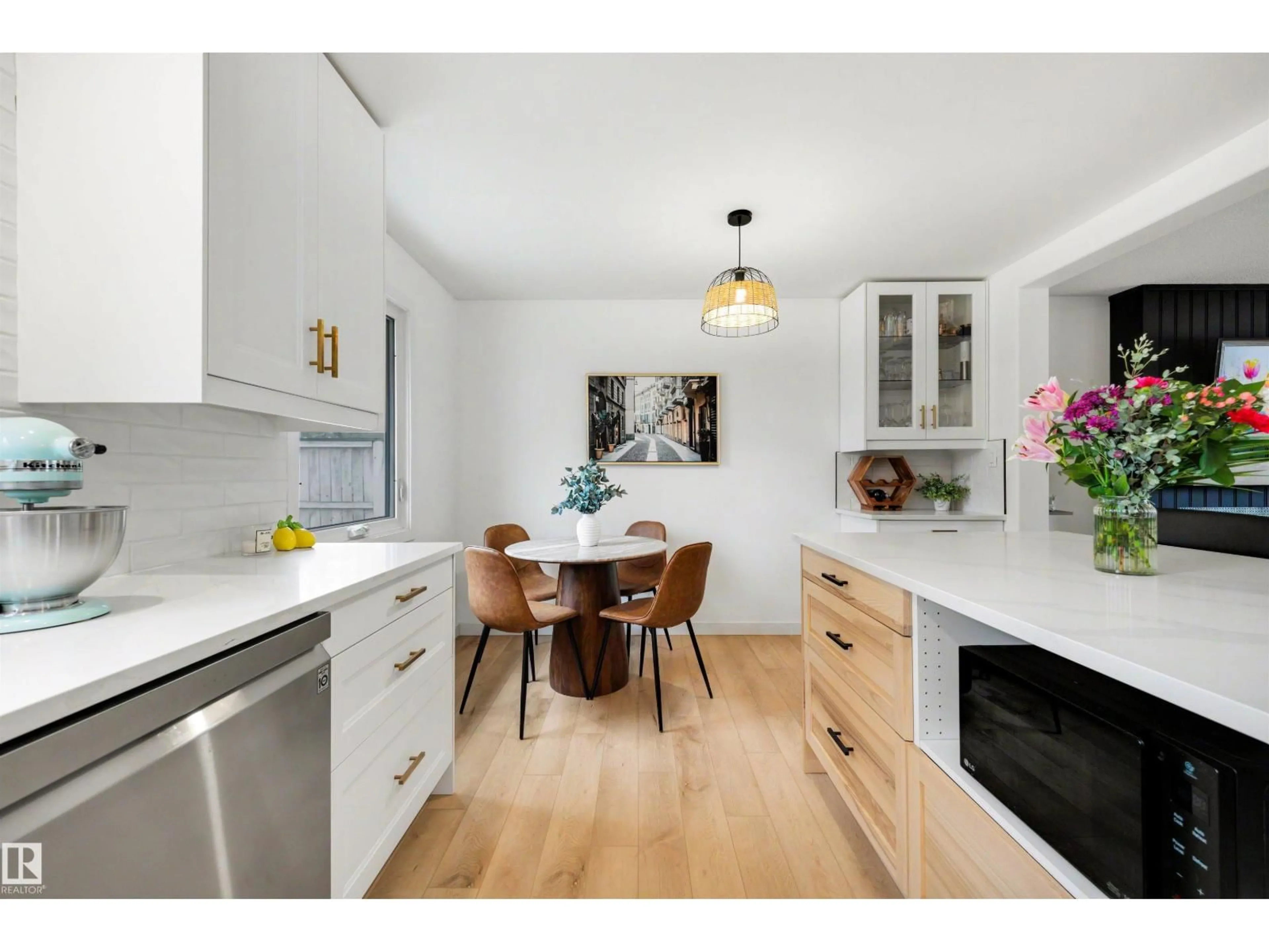 Open concept kitchen, wood/laminate floor for 9 HUMMINGBIRD RD, Sherwood Park Alberta T8A0A1